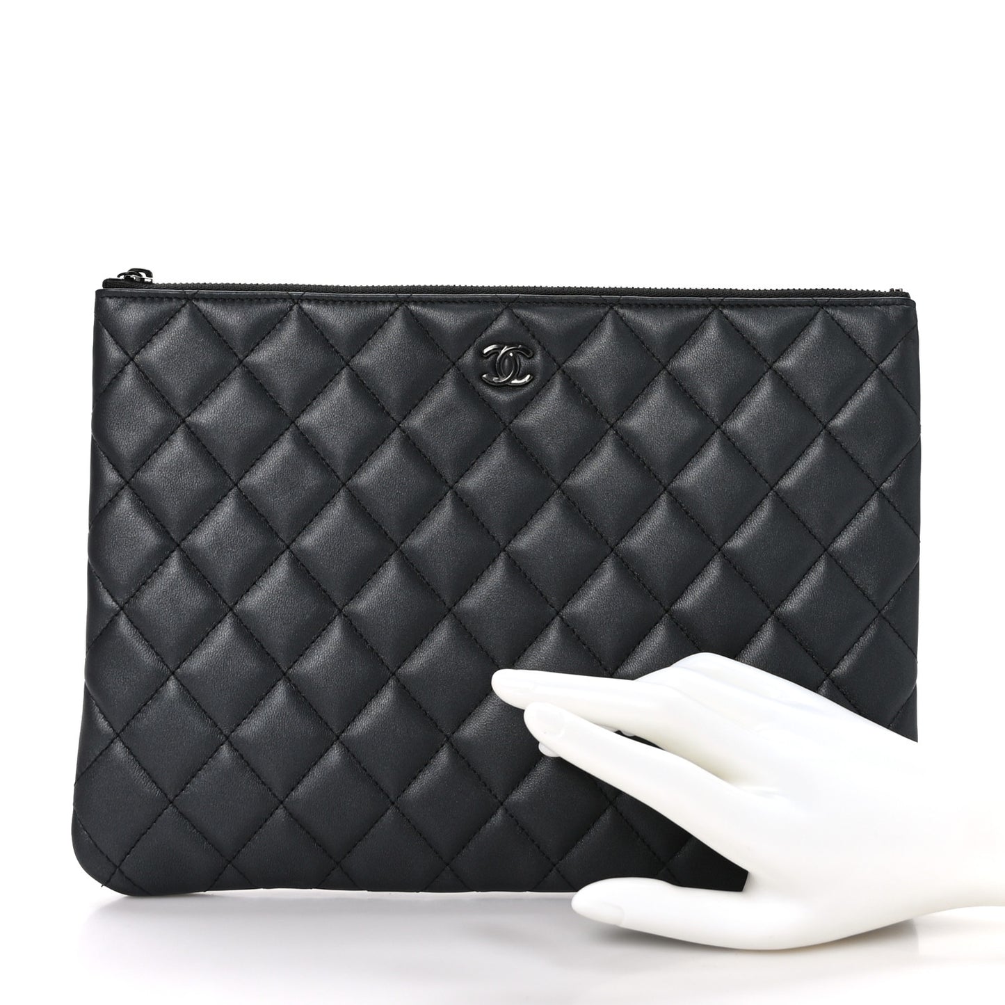 Lambskin Quilted Medium Cosmetic Case So Black