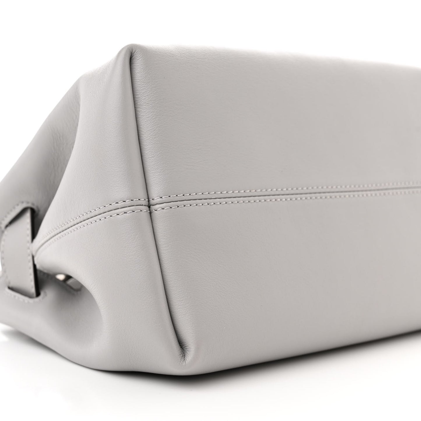 Silky Calfskin Medium Islington Pale Grey