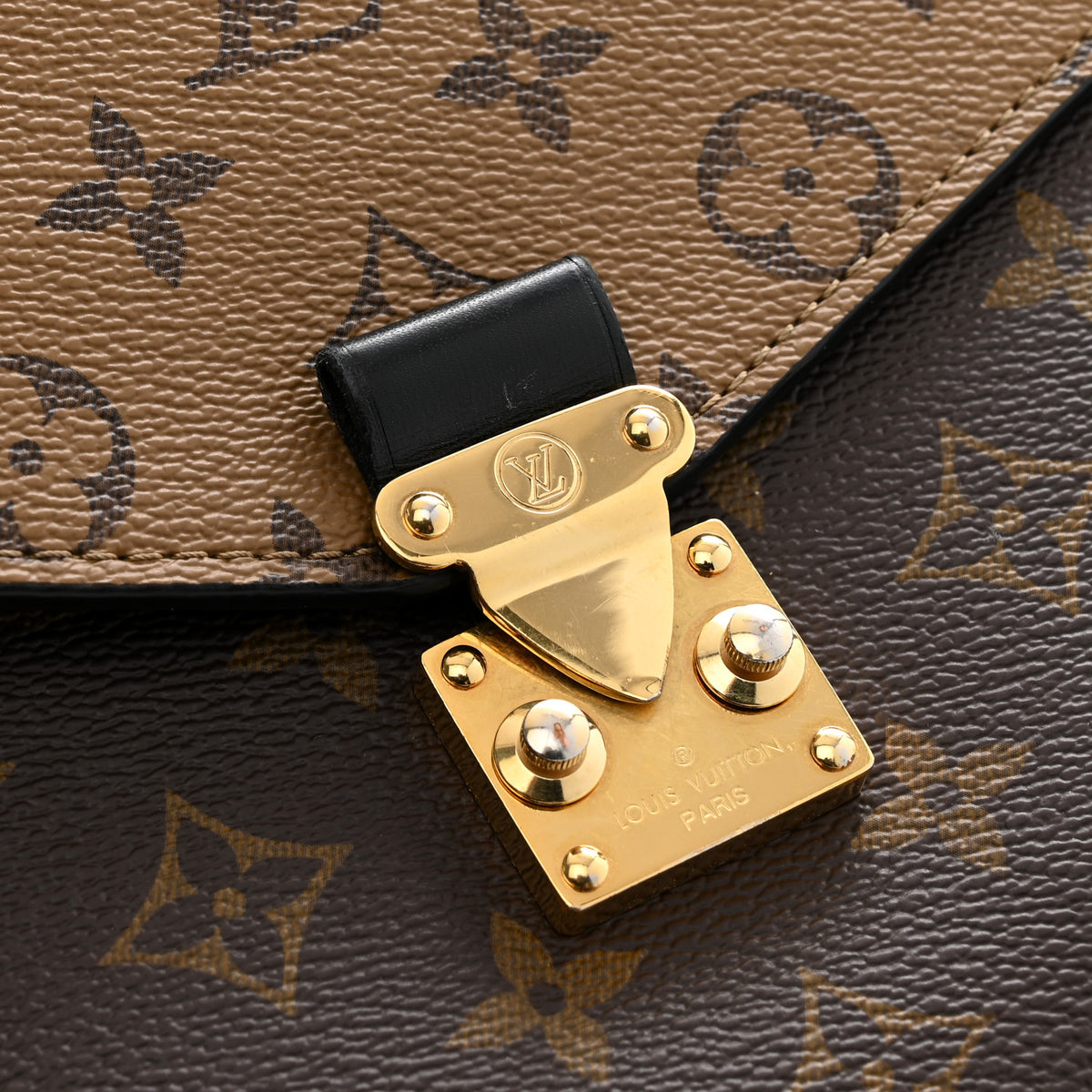 Reverse Monogram Pochette Metis