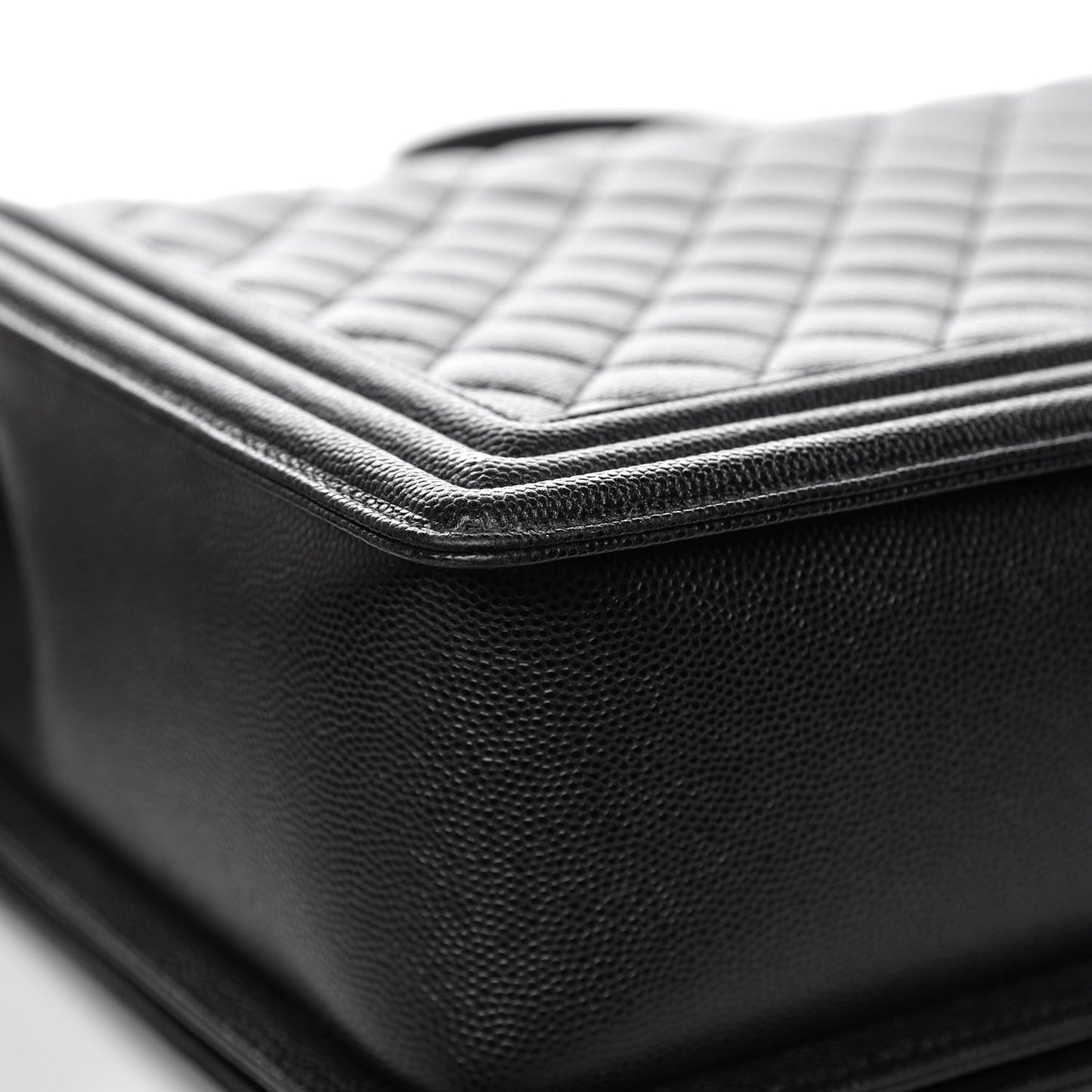 Caviar Quilted Large Boy Flap Black