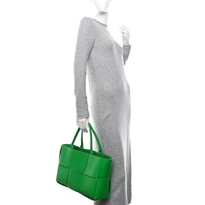 Bottega Veneta Nappa Maxi Intrecciato Medium Arco Tote Parakeet 2 of 11