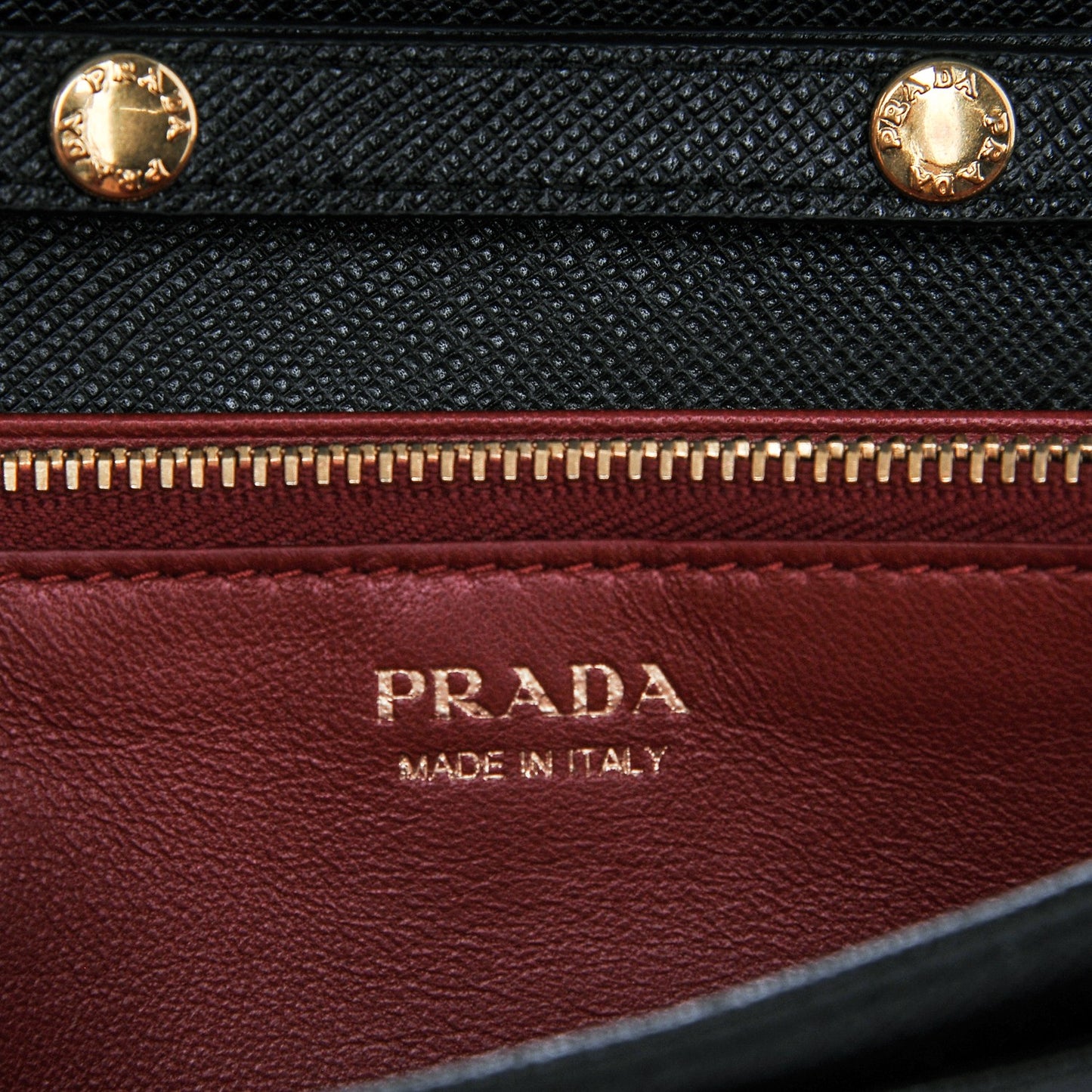 Saffiano Lux Chain Wallet Nero Black