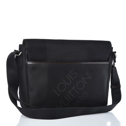 Louis Vuitton Damier Geant Petit Messenger Bag Black 3 of 9