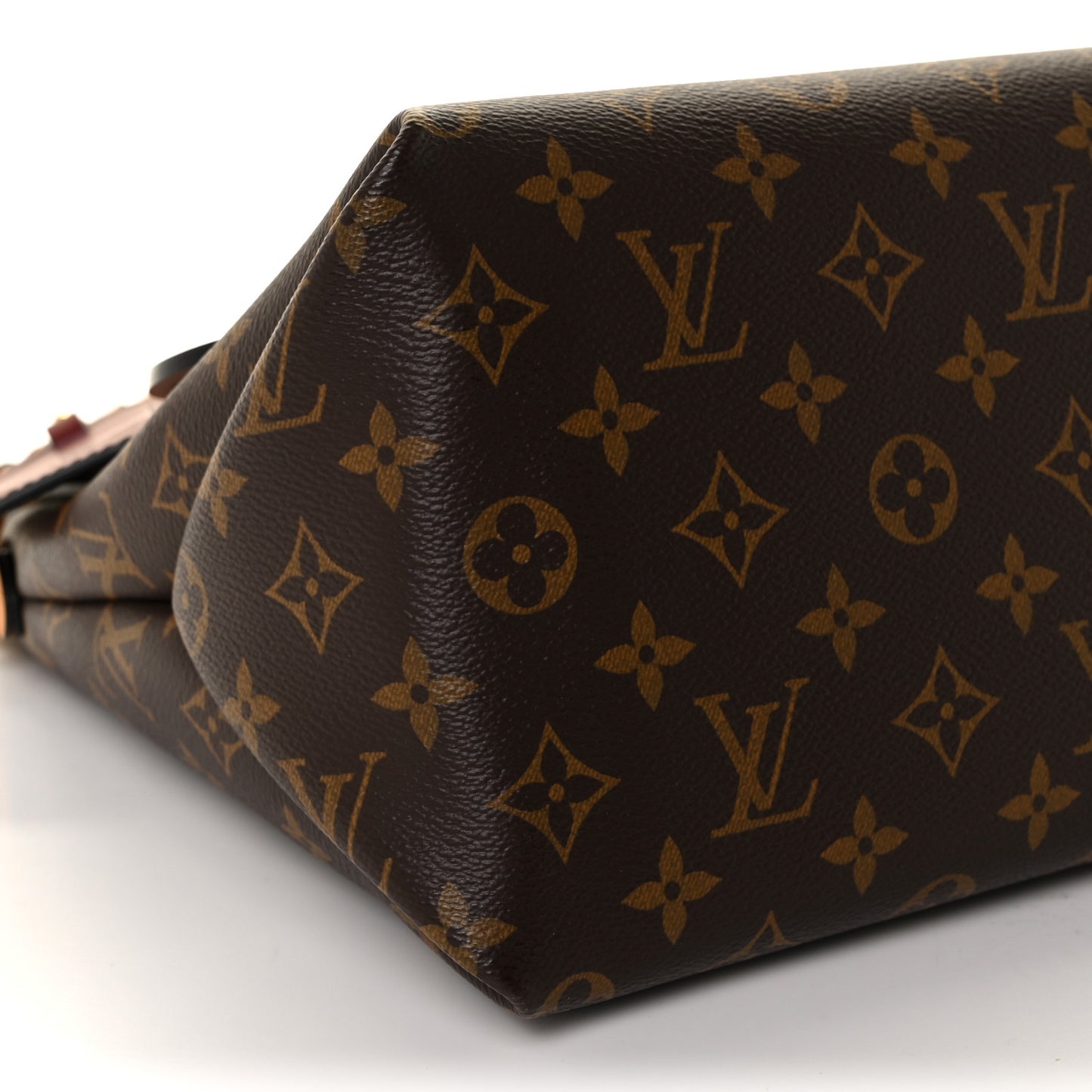Monogram Beaubourg MM Safran Imperial
