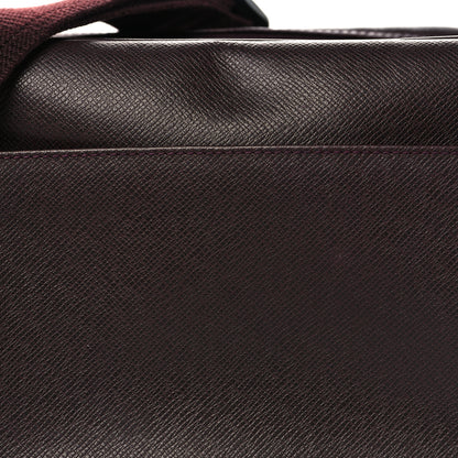 Louis Vuitton Taiga Reporter Messenger Acajou 8 of 12