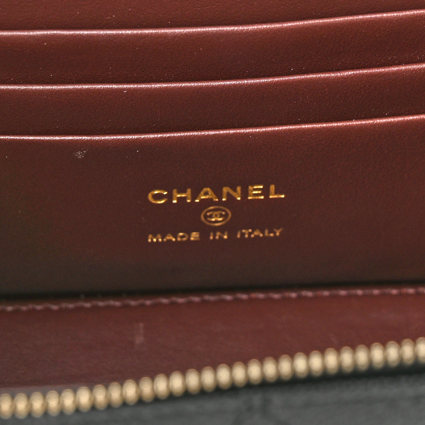 Caviar Quilted Small Vanity Case With Chain Black