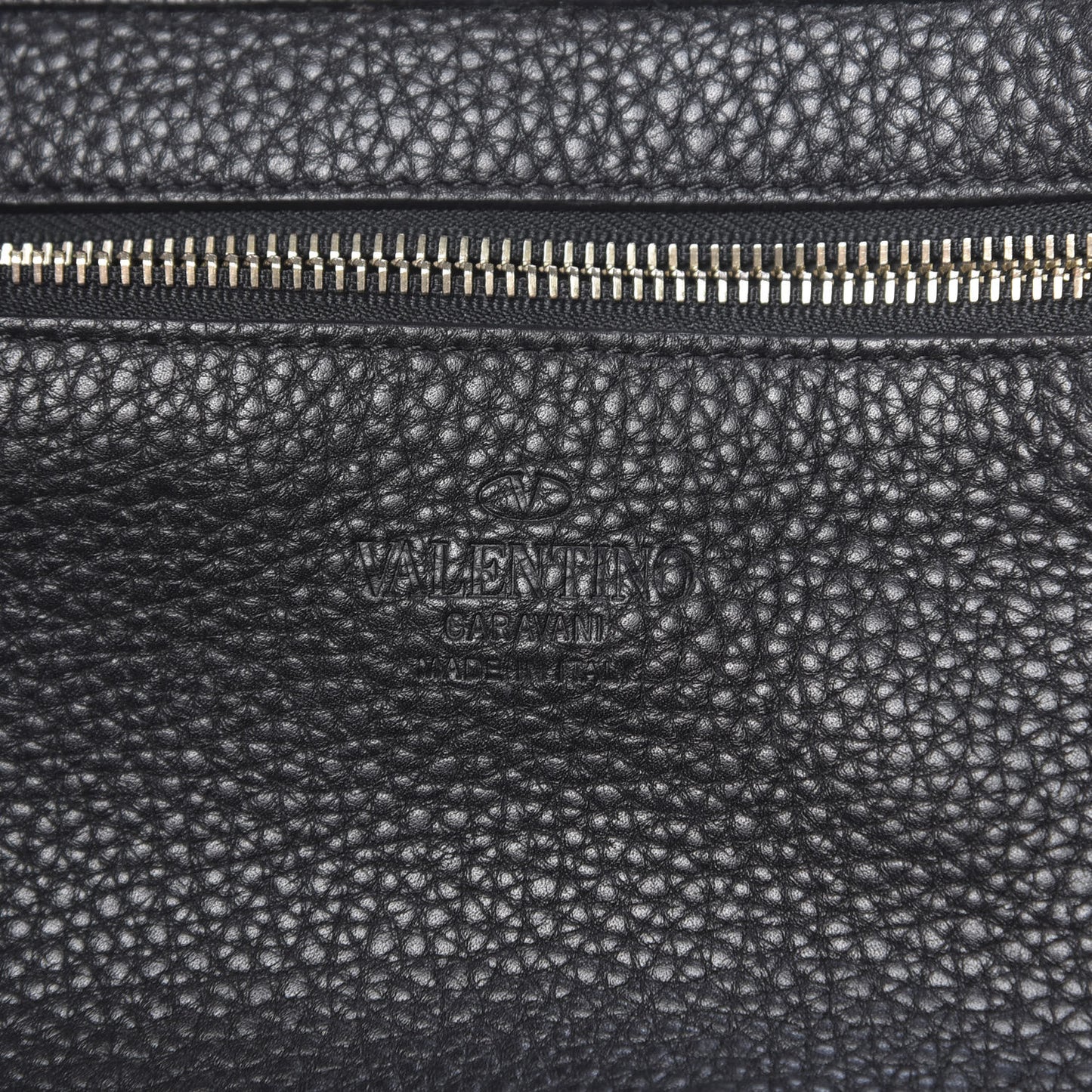 Pebbled Calfskin Medium Rockstud Tote Black