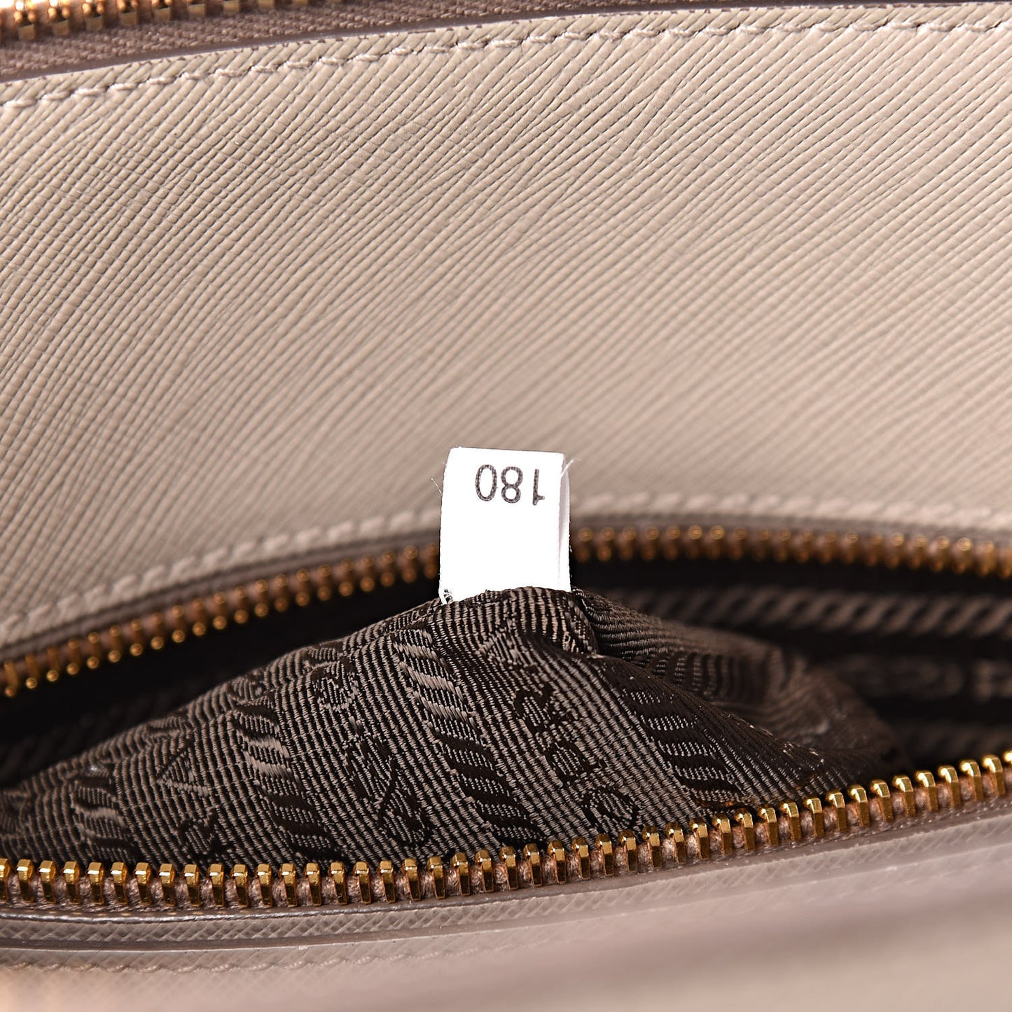 Saffiano Lux Bi-Color Promenade Tote Argilla Pomice