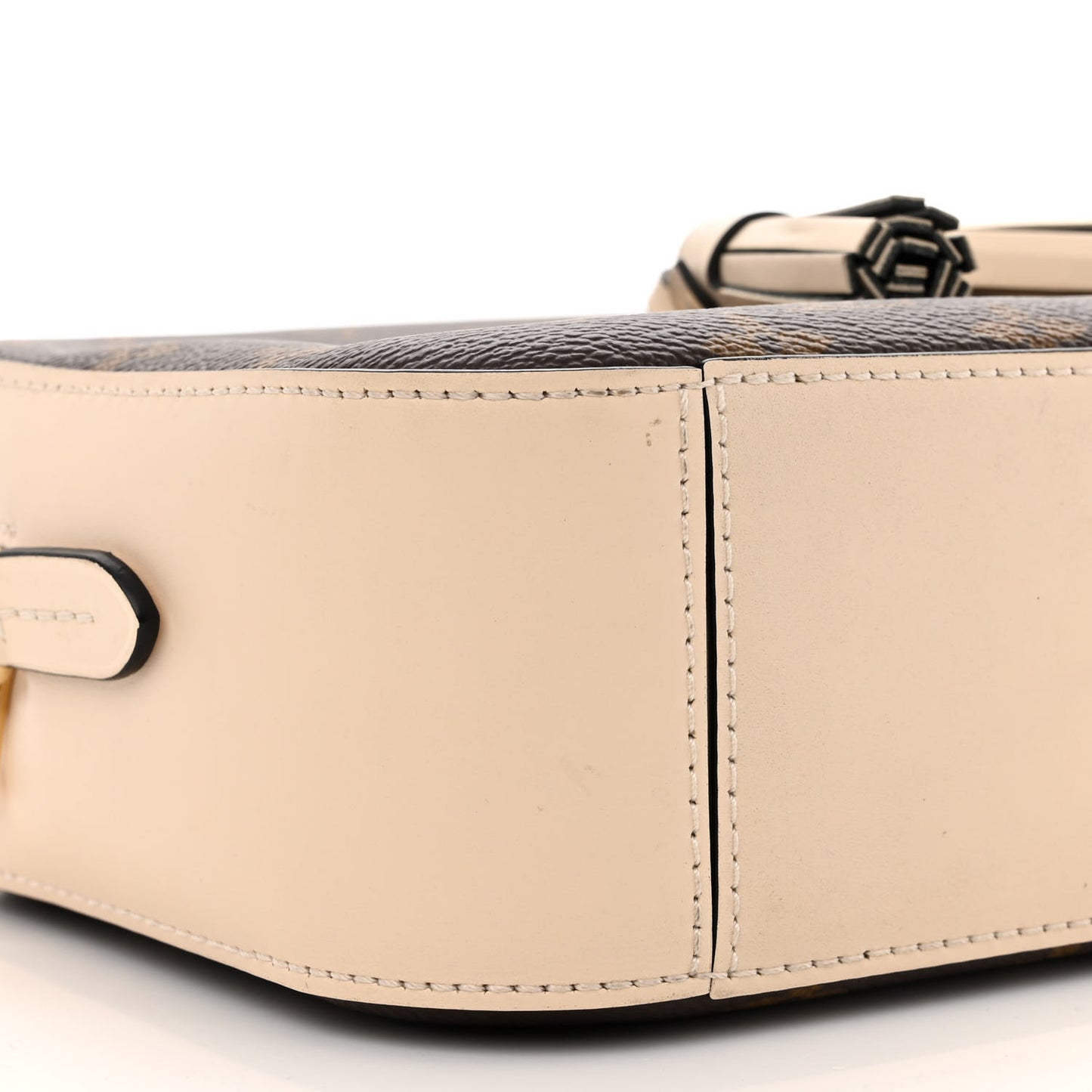 Monogram Saintonge Creme
