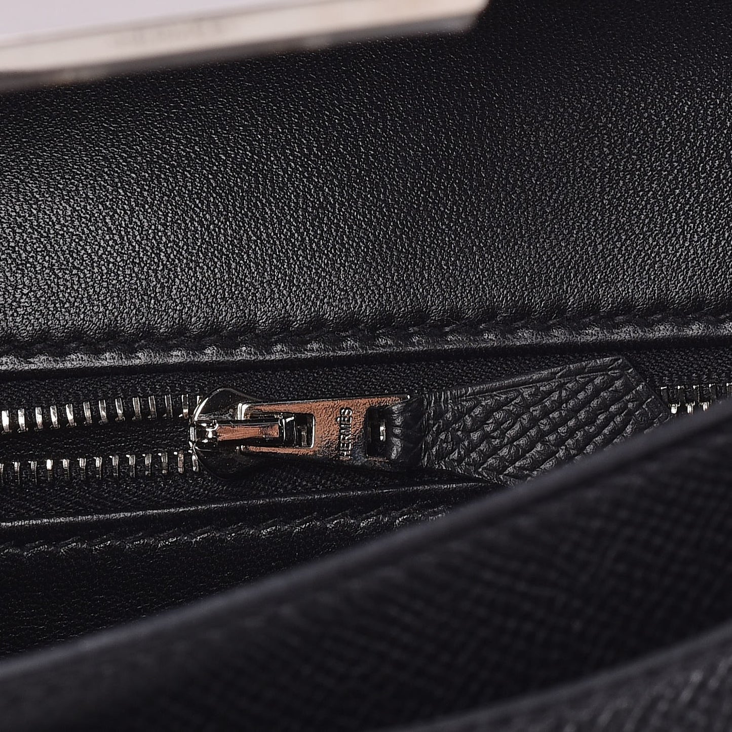 Epsom Constance 24 Black