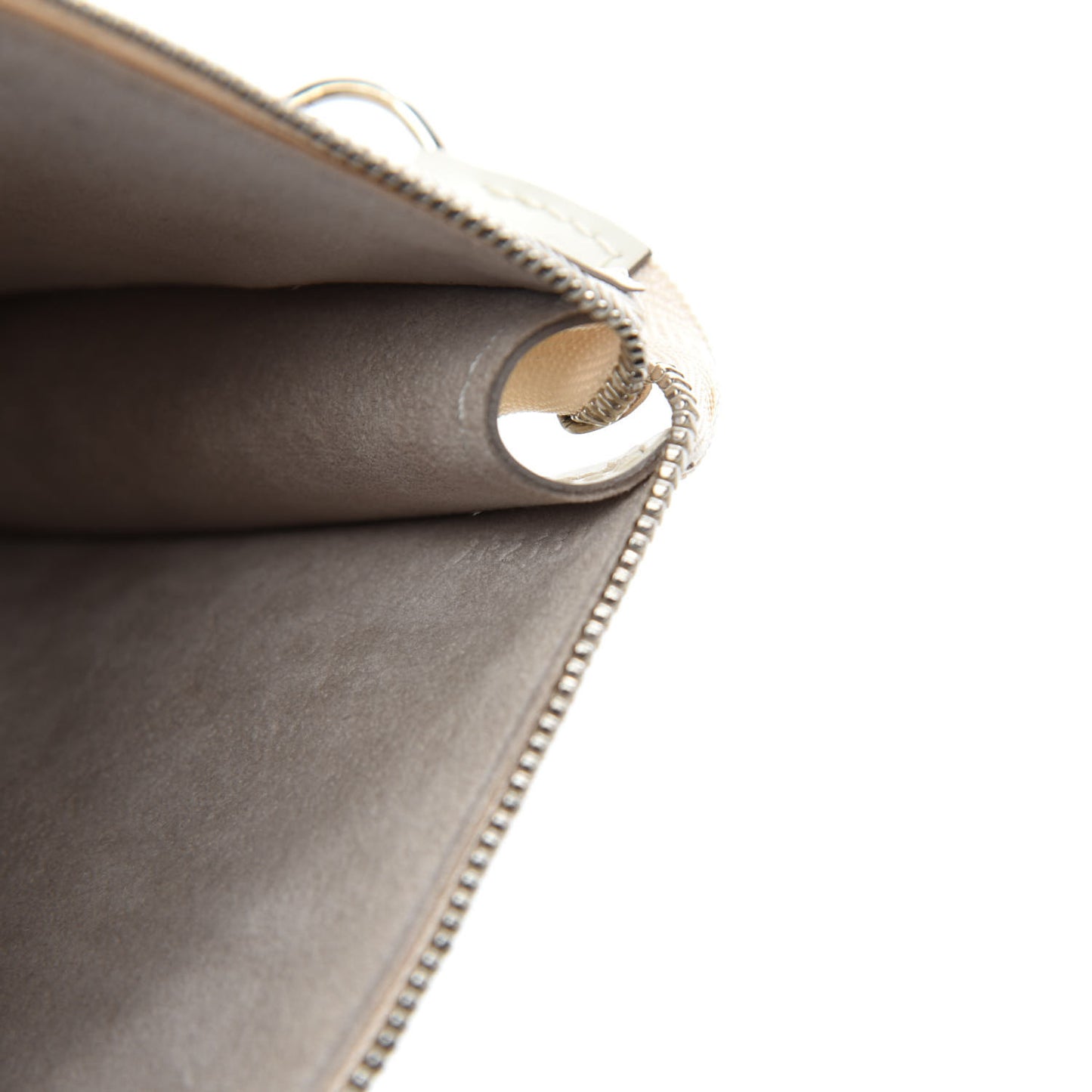Epi Pochette Accessories 24 Ivory