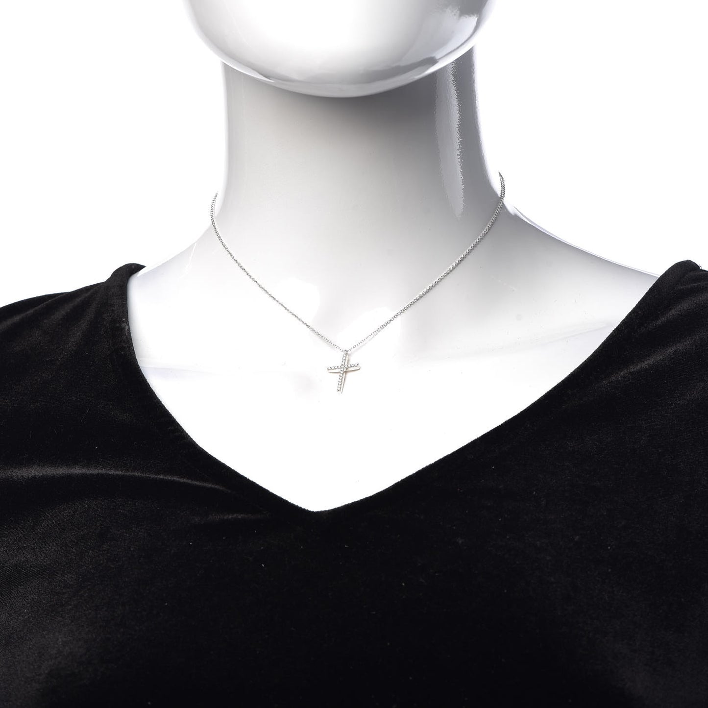 18K White Gold Diamond Medium Cross Pendant Necklace
