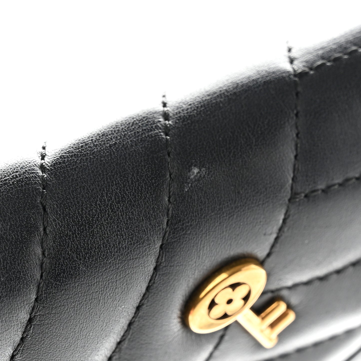 Calfskin Love Lock New Wave Long Wallet Black