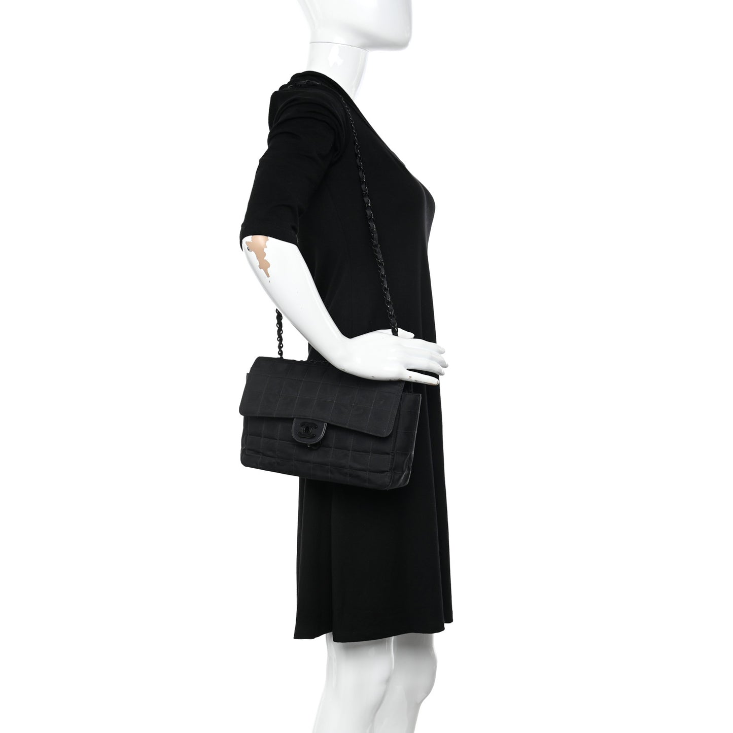 Nylon Medium Travel Flap Black
