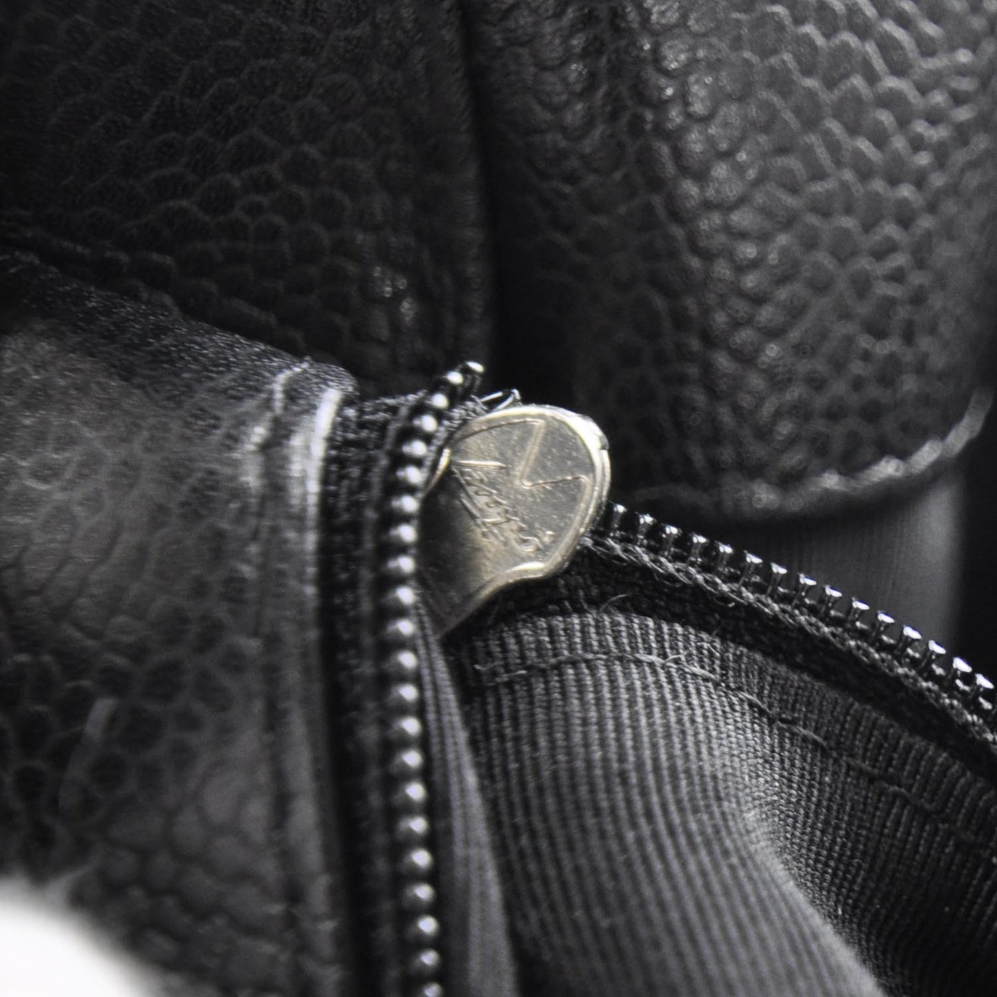 Caviar Petit Shopping Tote PST Black SHW