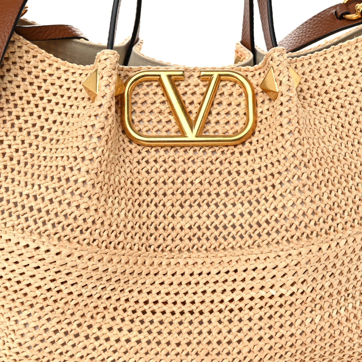 Raffia Grained Calfskin Medium Rockstud Vlogo Tote Naturale