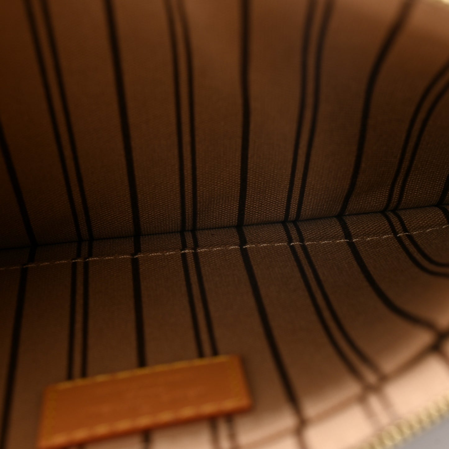 Monogram Game On Neverfull MM Pochette