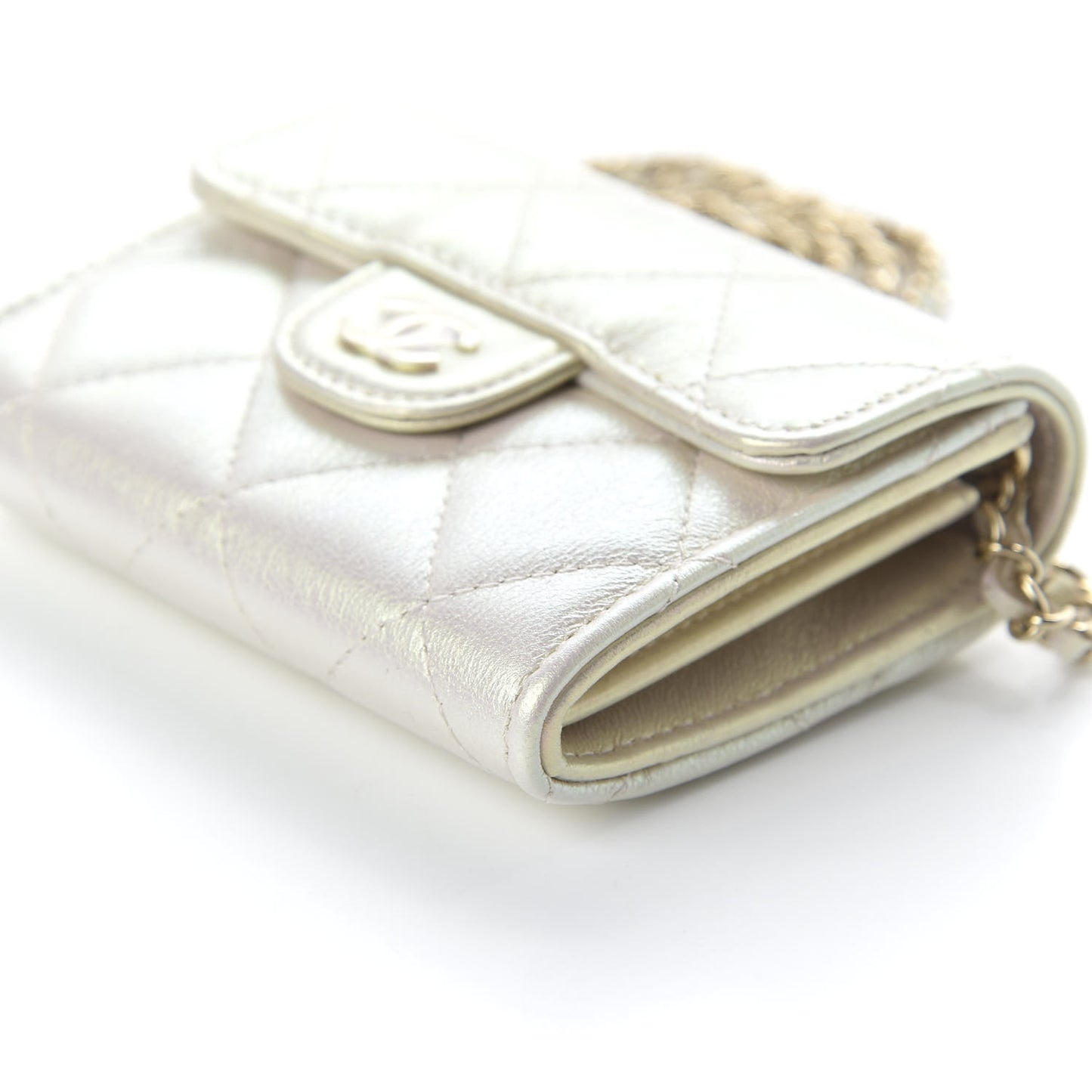 Iridescent Lambskin Quilted Flap Card Holder On Chain Ivory
