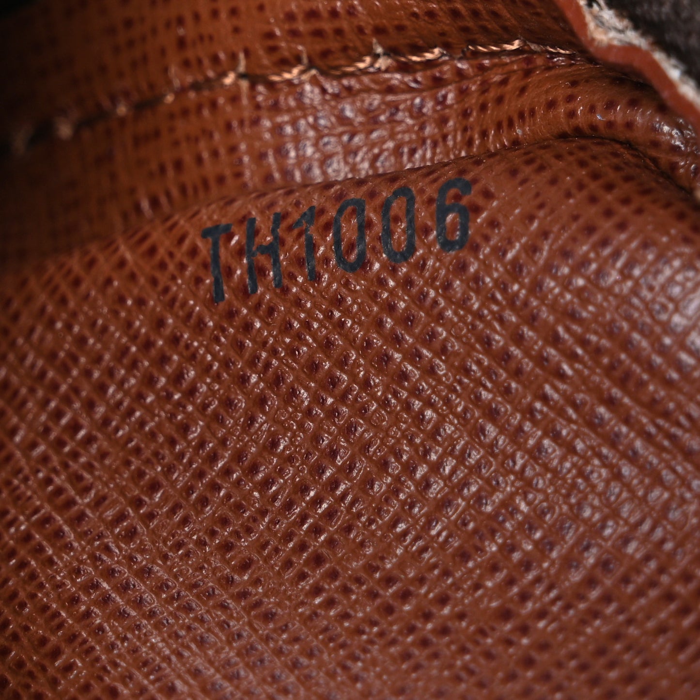 Monogram Amazone