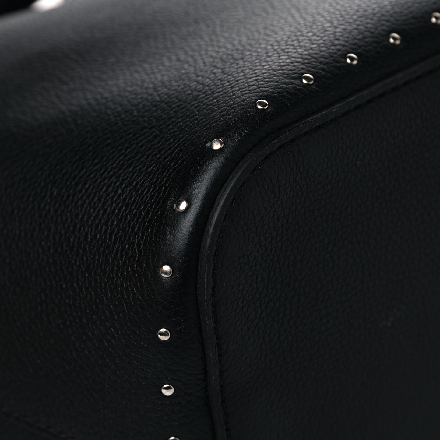 Soft Calfskin Lockme Studs Bucket Black