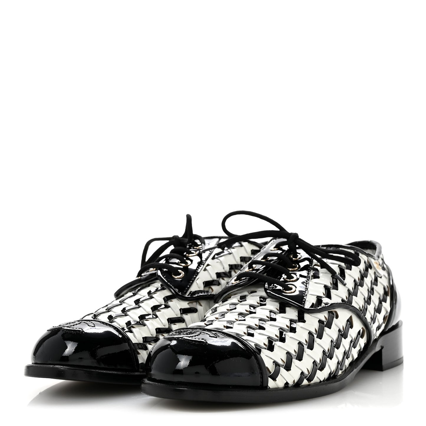 Lambskin Braided Patent CC Lace Up Oxfords 39 Black White