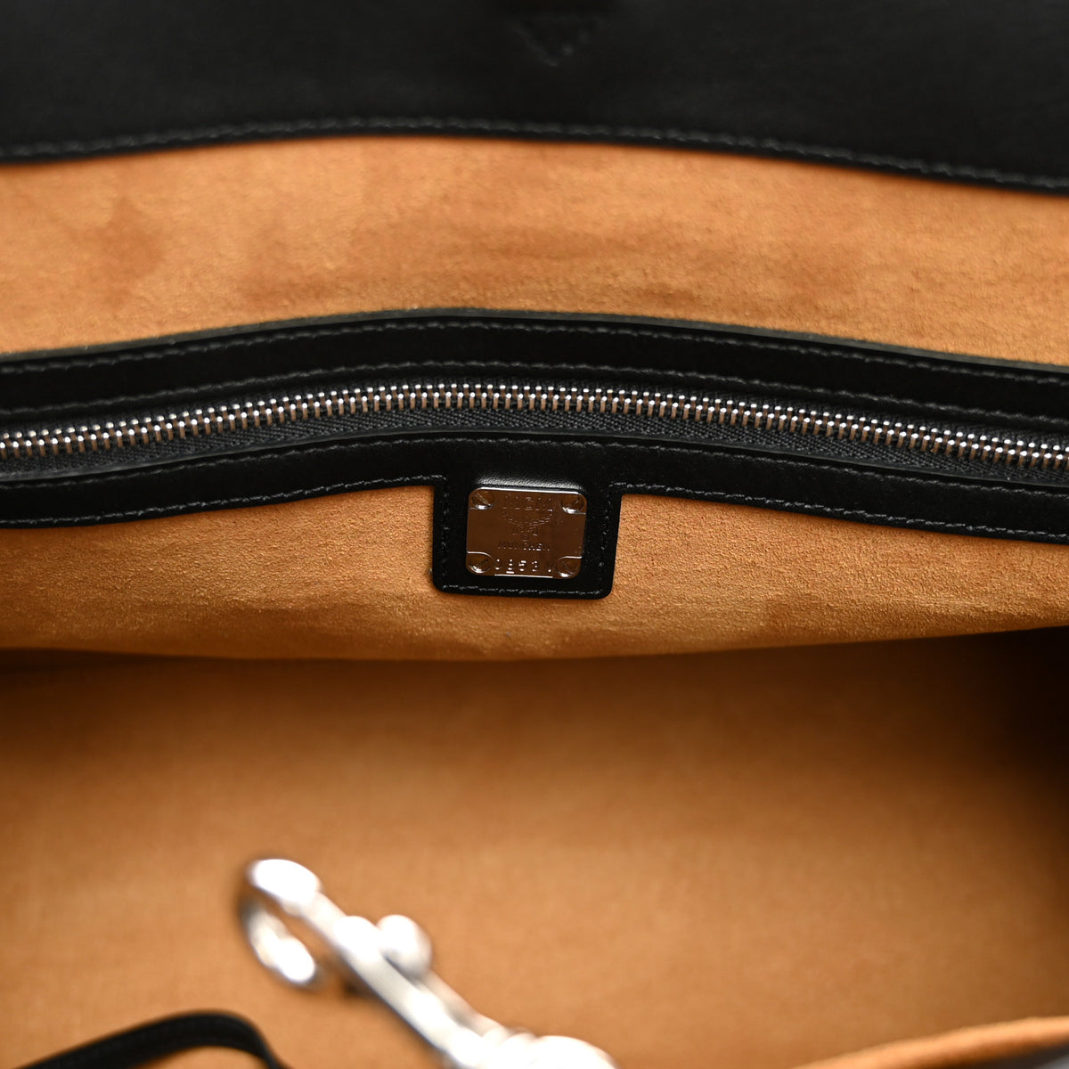 MCM Visetos Large Munchen Tote Black 7 of 10