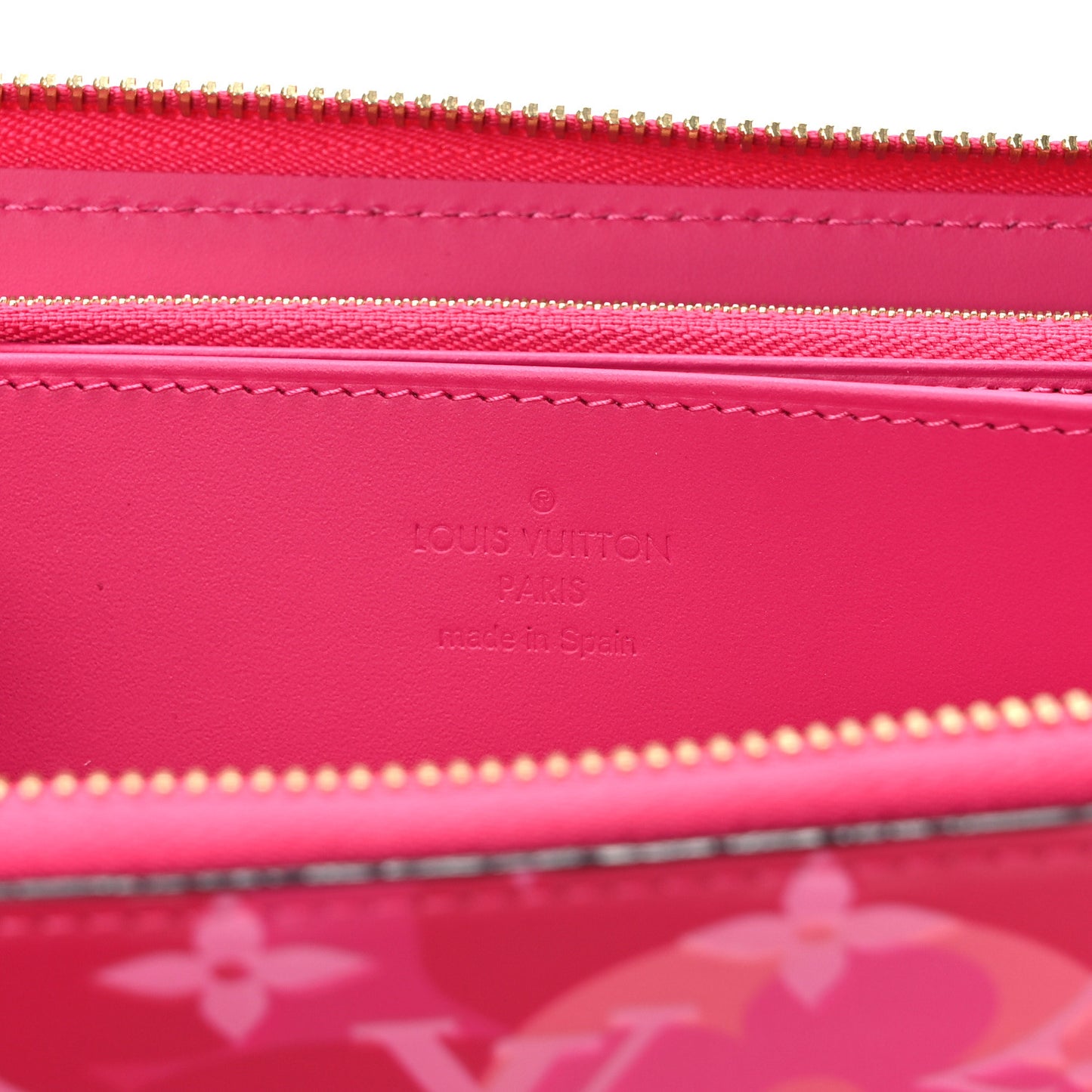 Vernis Valentine Zippy Wallet Fuchsia