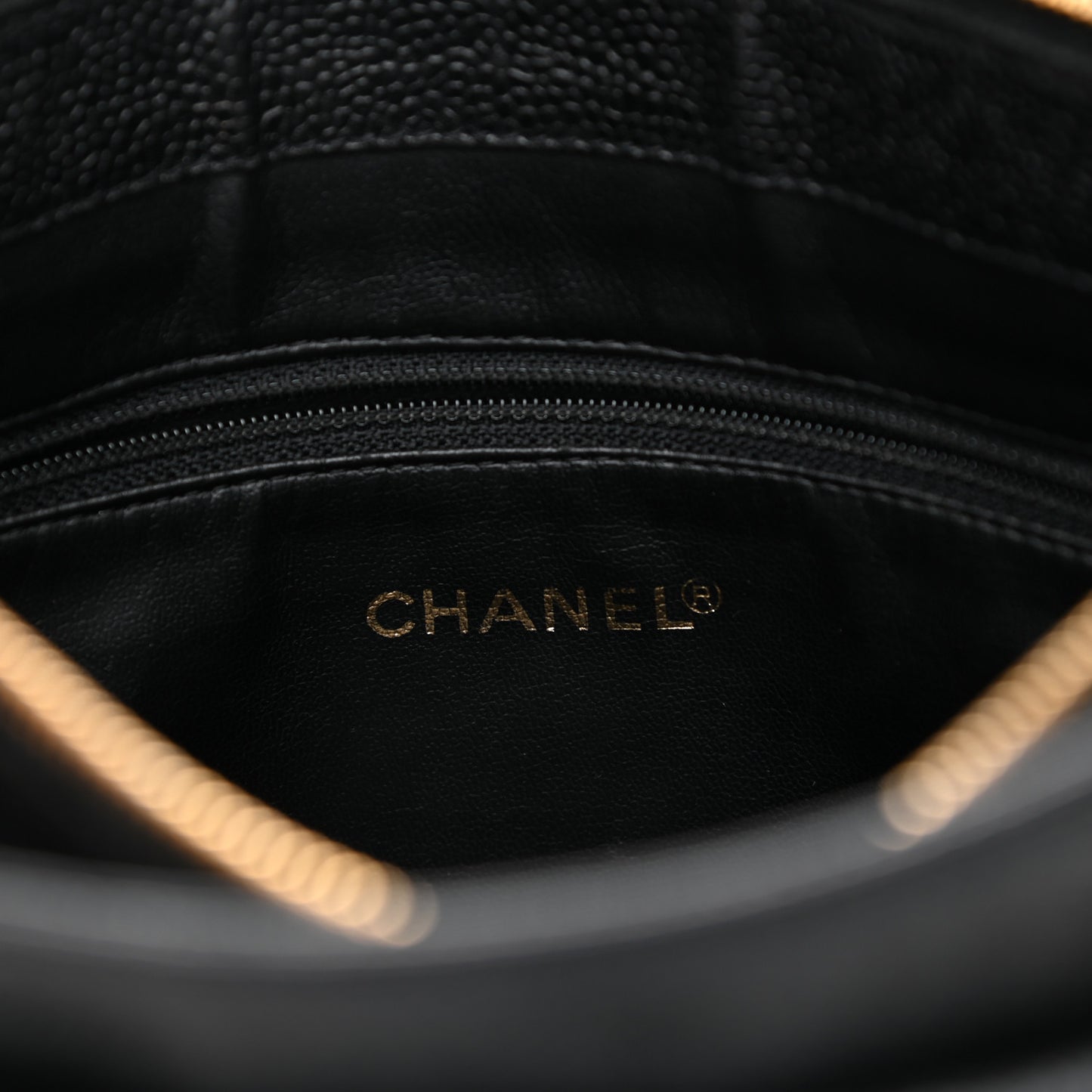 Caviar CC Shoulder Bag Black