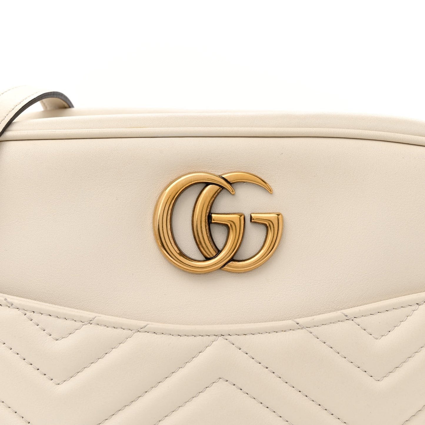 Calfskin Matelasse Medium GG Marmont Chain Shoulder Bag Mystic White