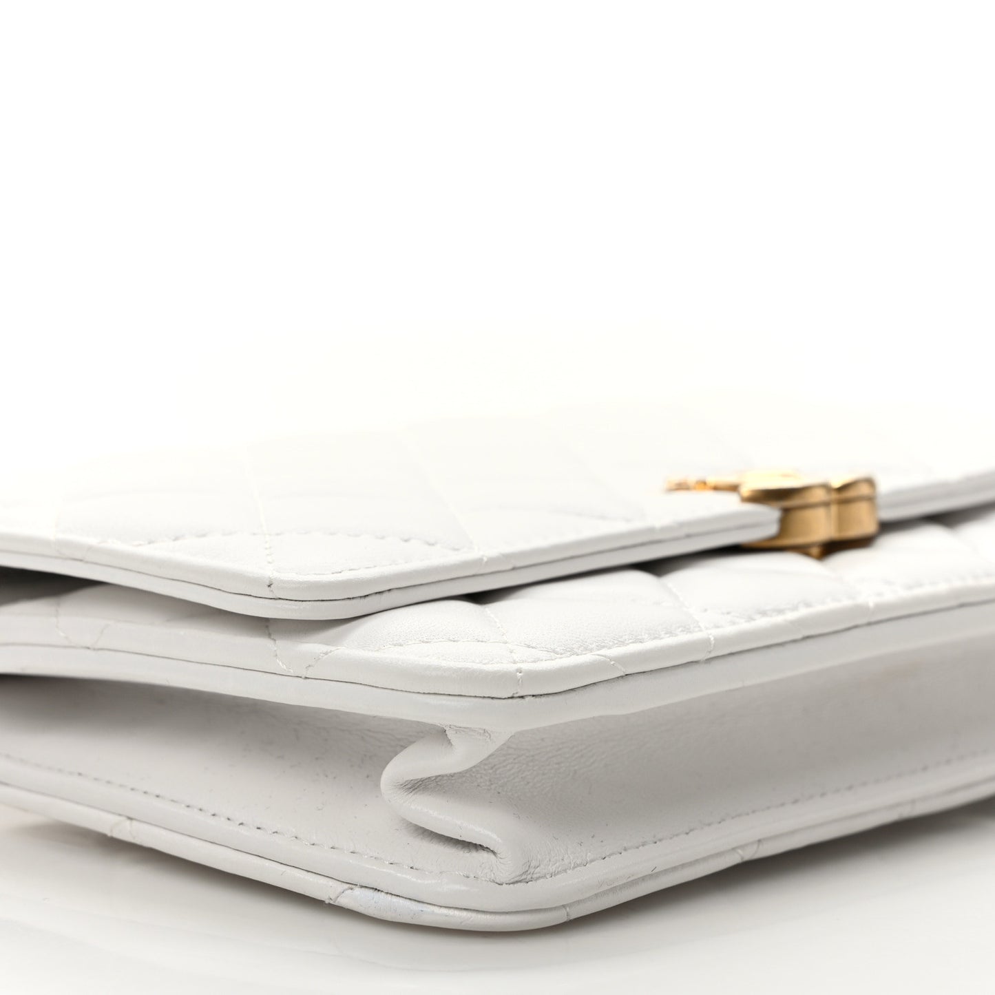 Lambskin Resin Quilted Wallet On Chain WOC White