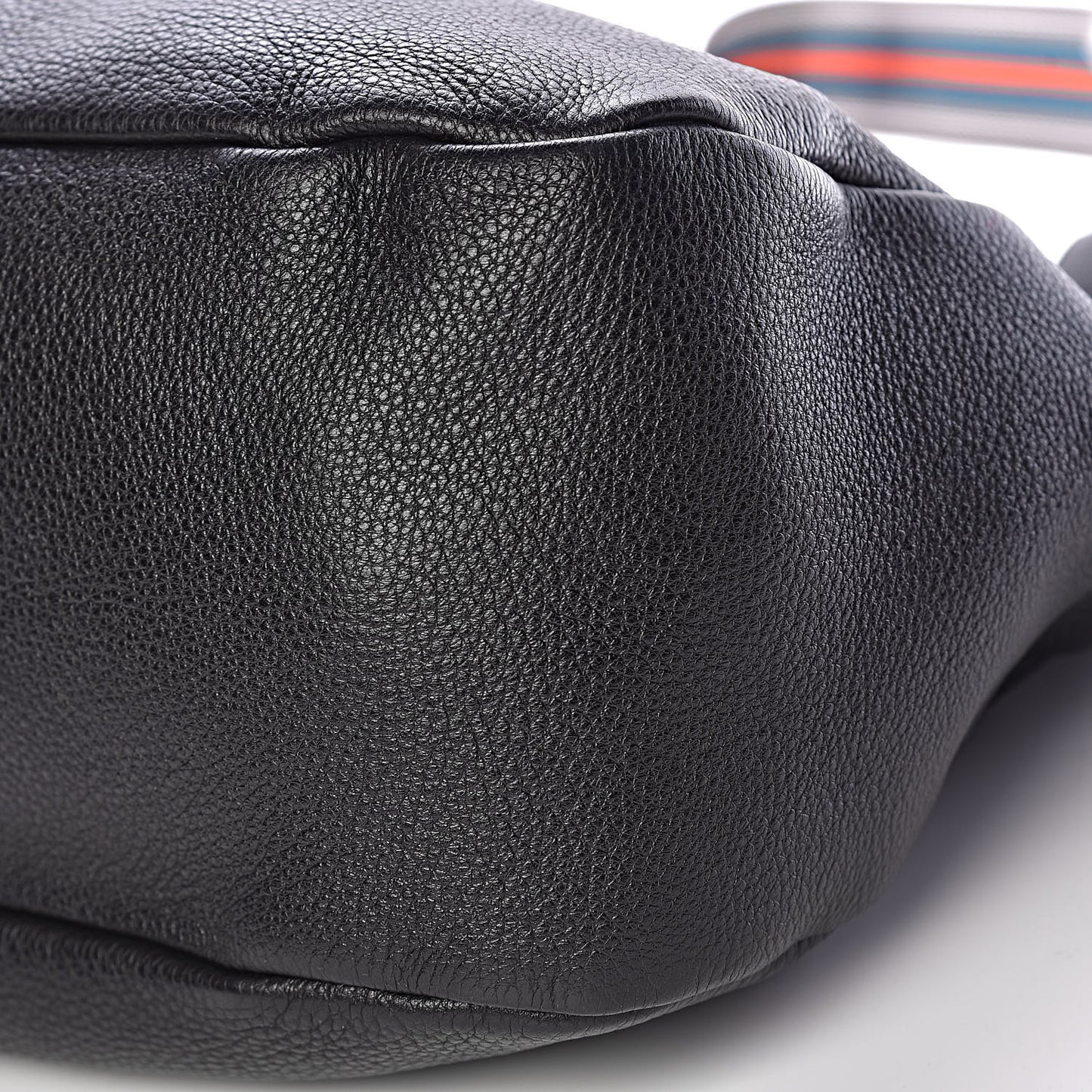 Vitello Daino Hobo Black