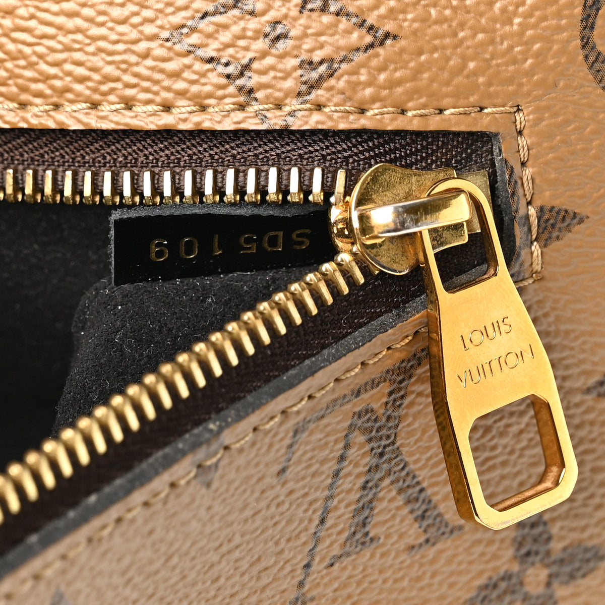 Louis Vuitton Reverse Monogram Pochette Metis 7 of 10