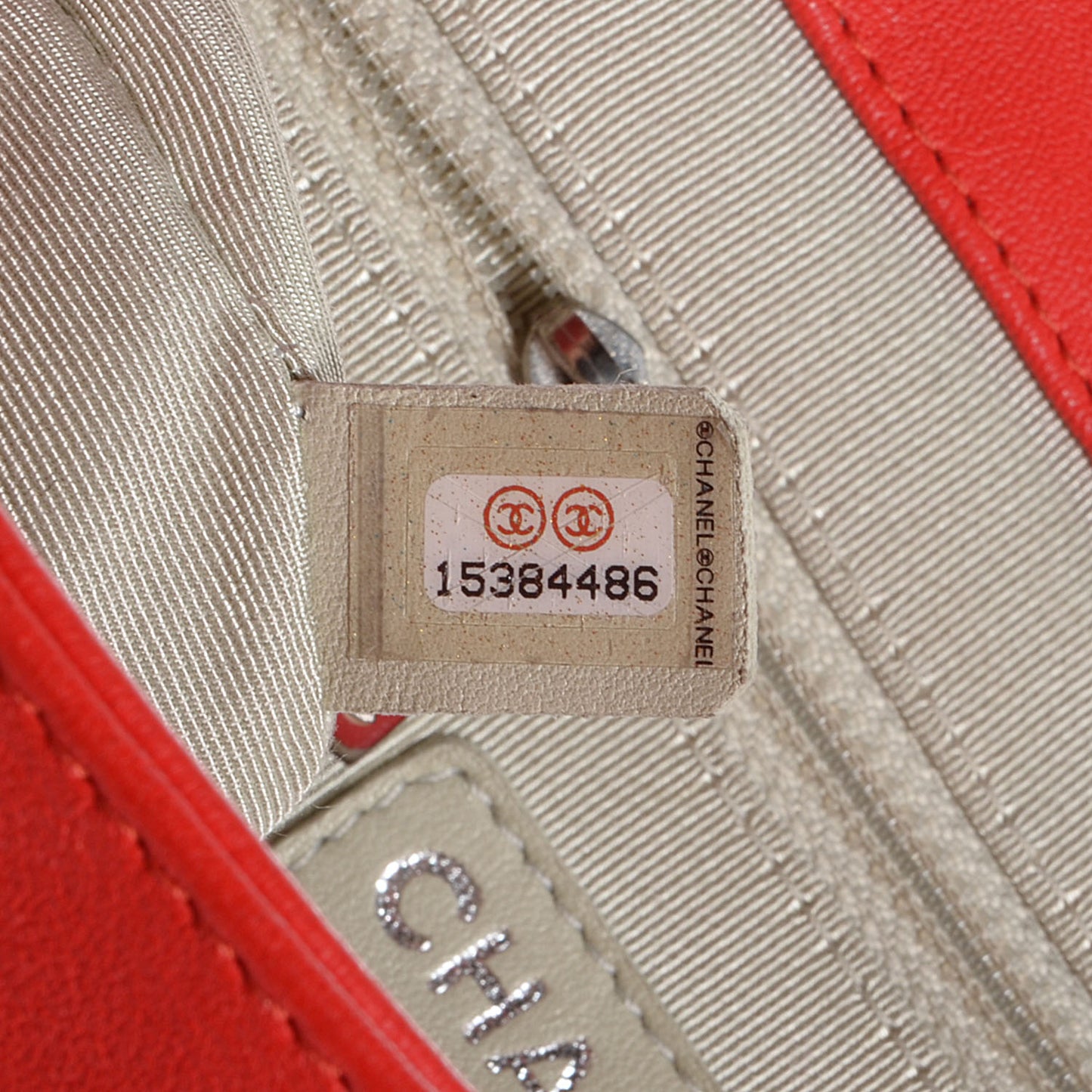 Washed Lambskin Chain Around Medium Messenger Coral
