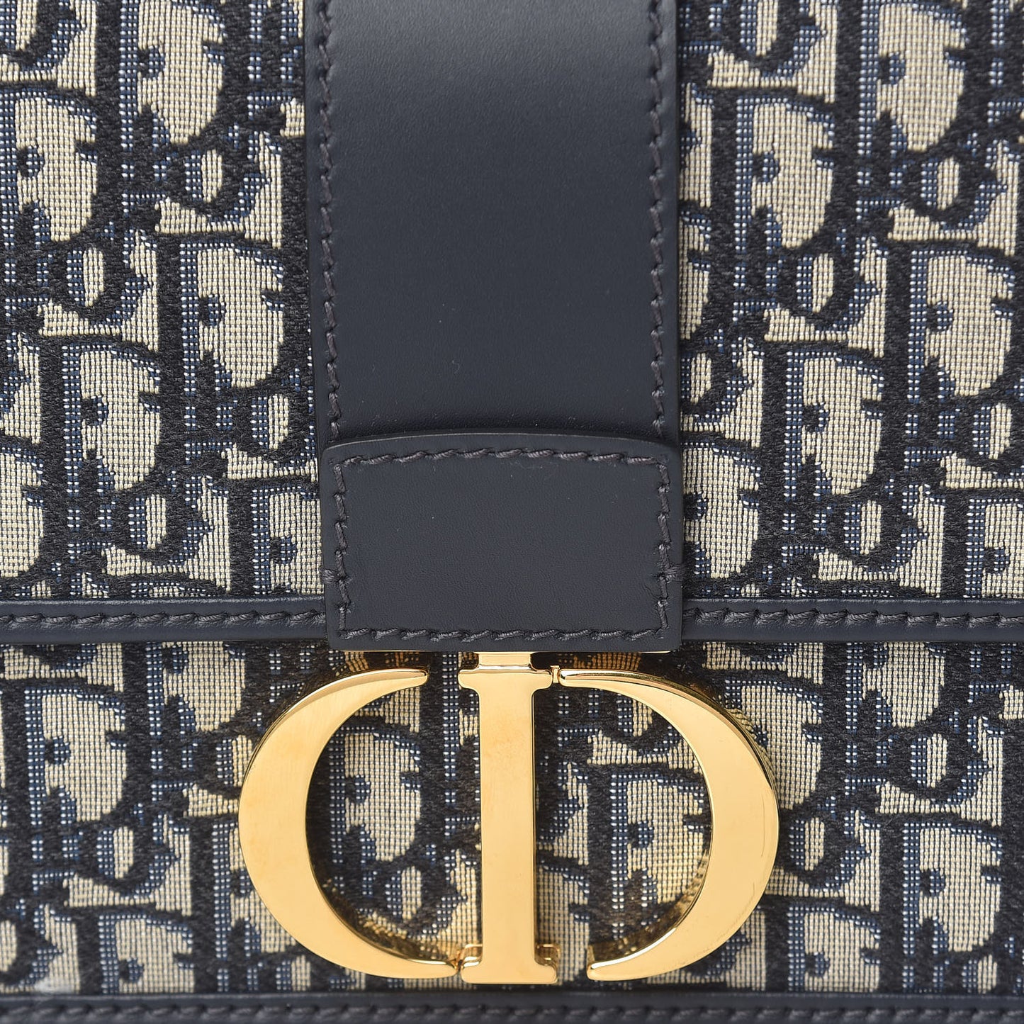 Oblique 30 Montaigne Flap Bag Blue