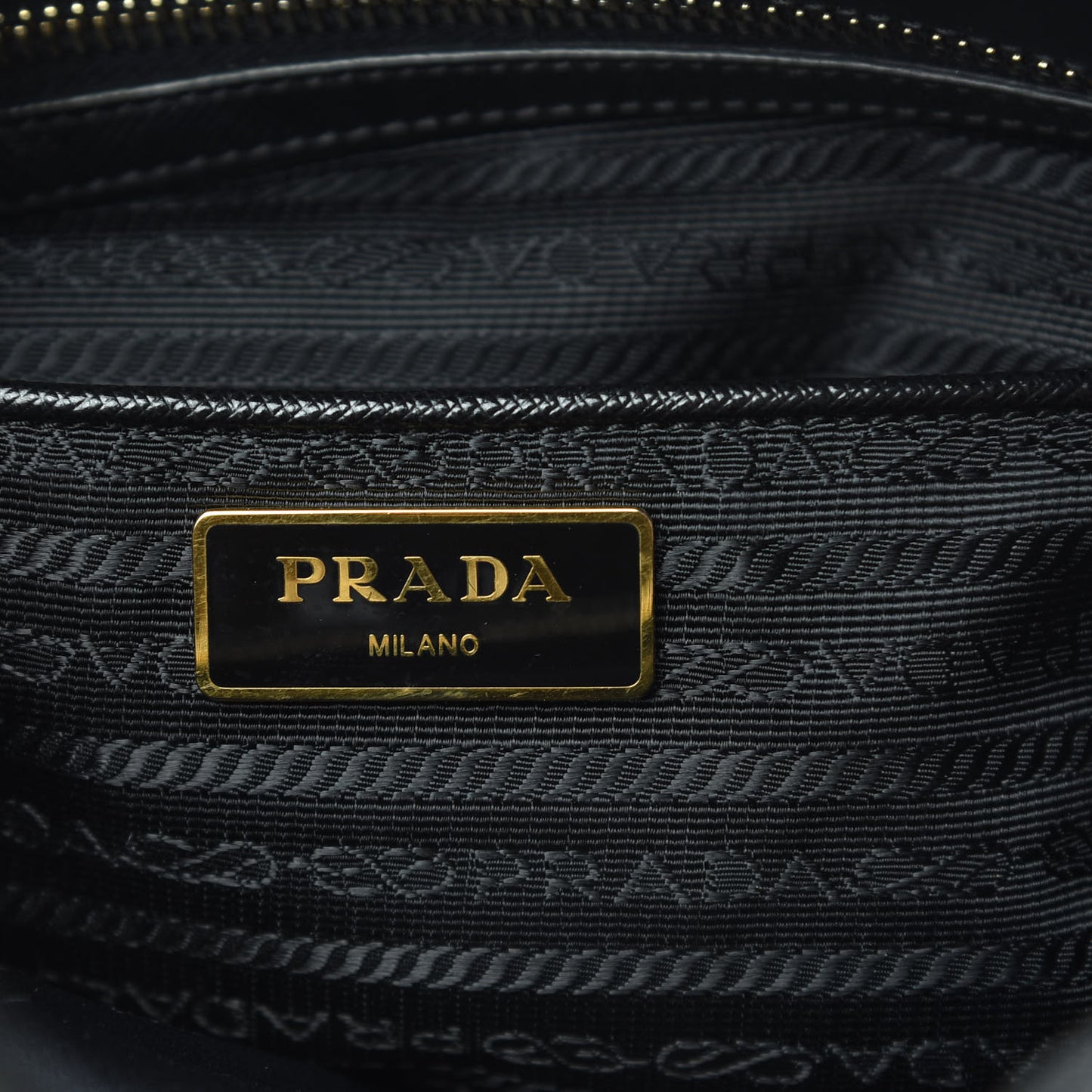 Saffiano Medium Galleria Double Zip Tote Black