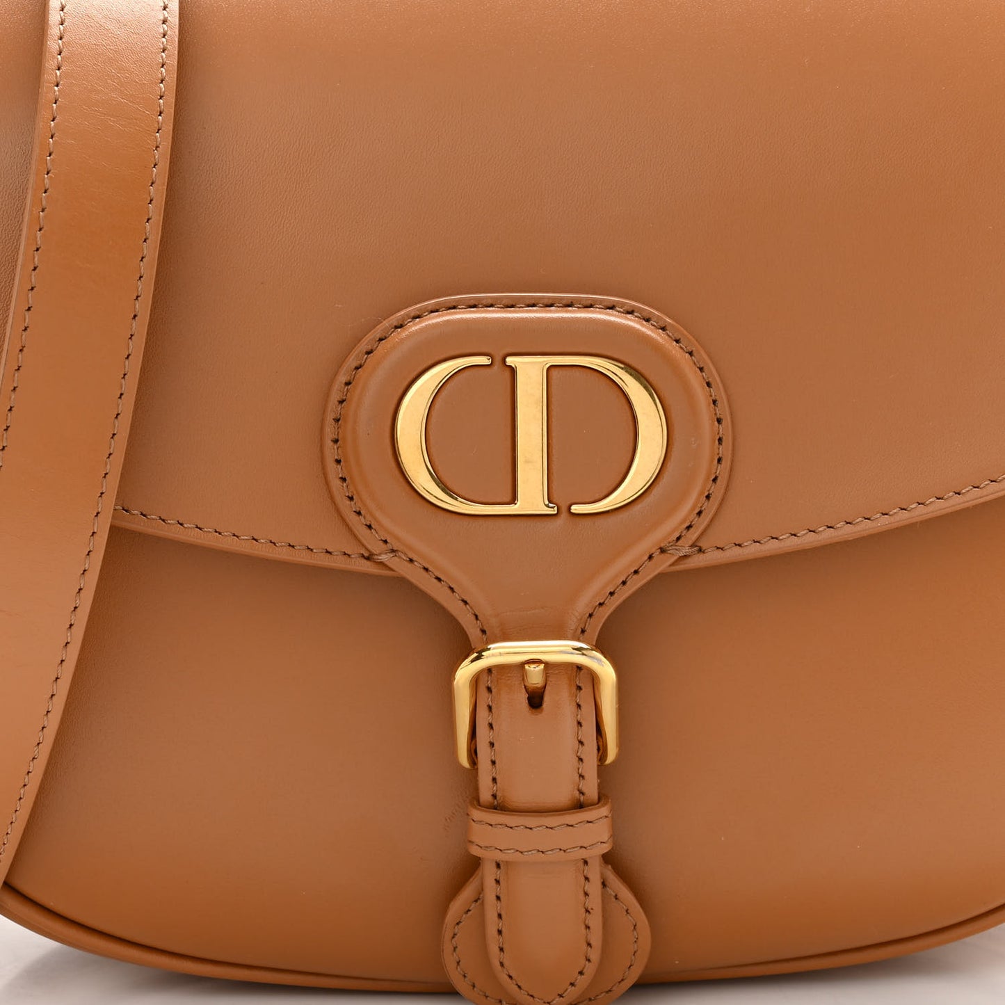 Box Calfskin Medium Bobby Flap Camel