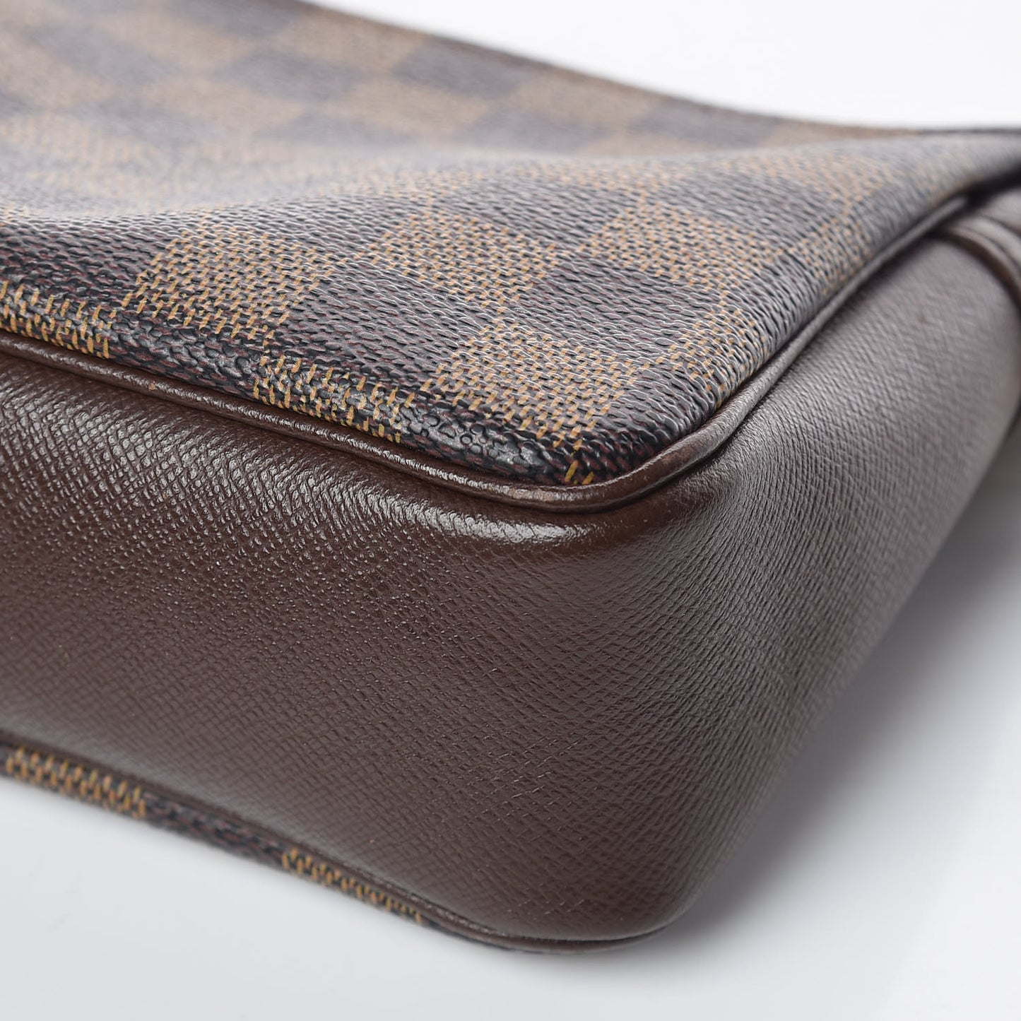 Damier Ebene Trousse Make Up Bag Pochette