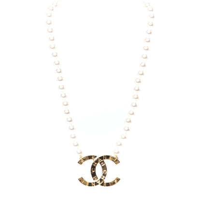Chanel Pearl CC Paris Button Short Necklace Gold 1 of 12