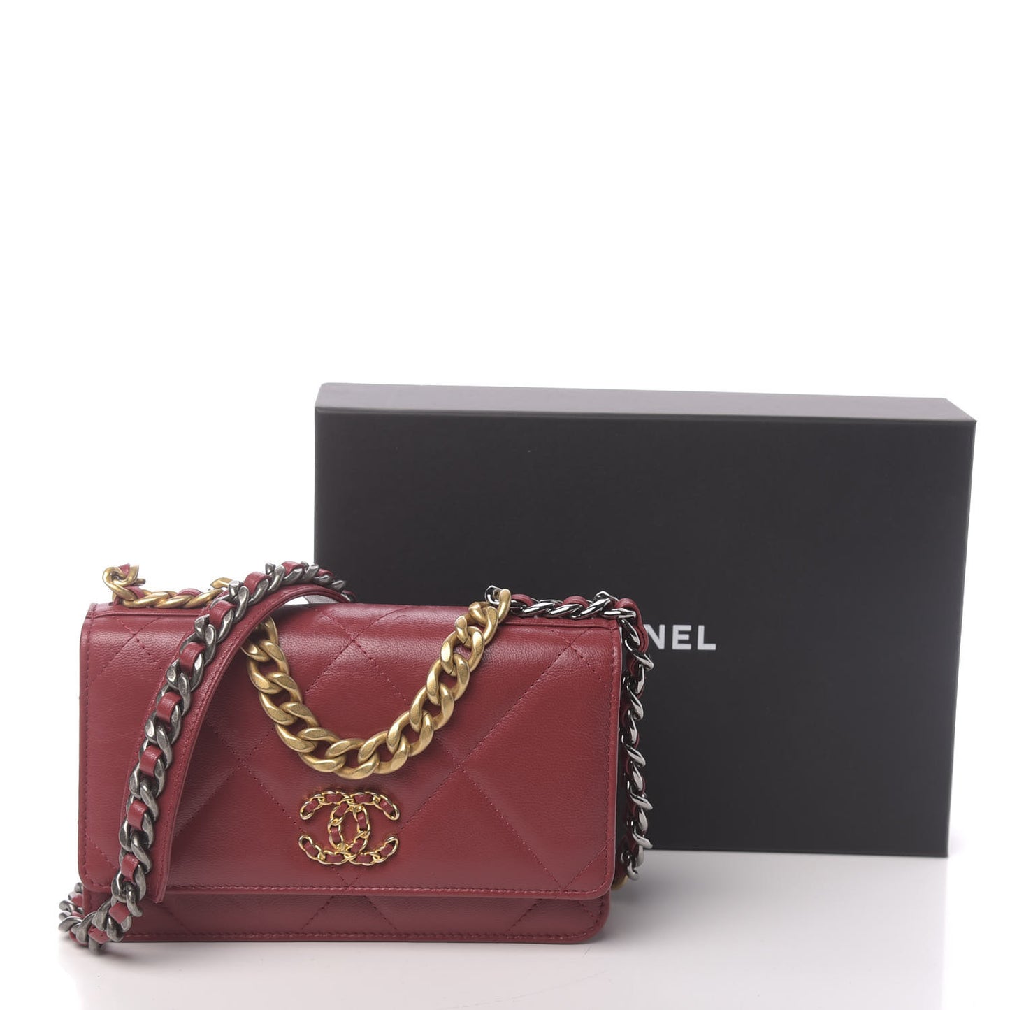 Goatskin Quilted 19 Wallet On Chain WOC Red