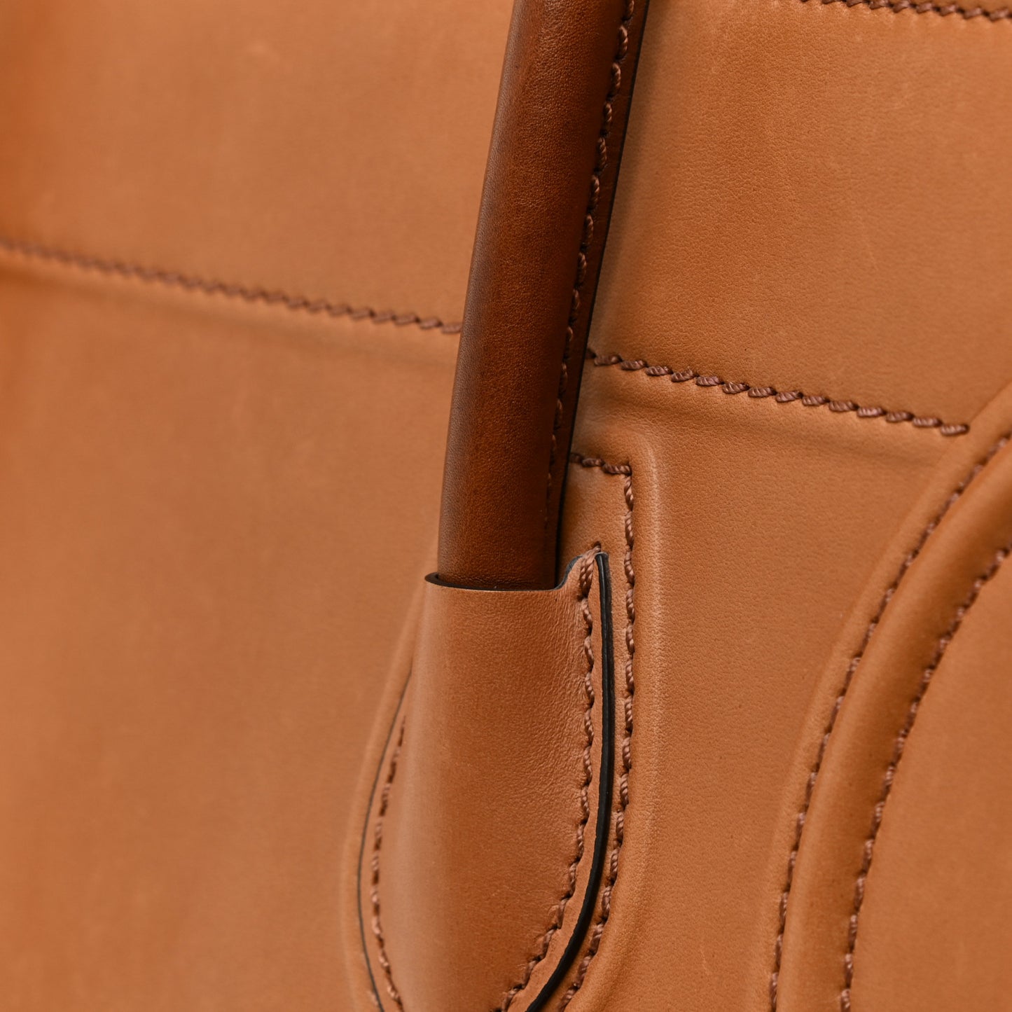 Smooth Calfskin Medium Phantom Luggage Tan