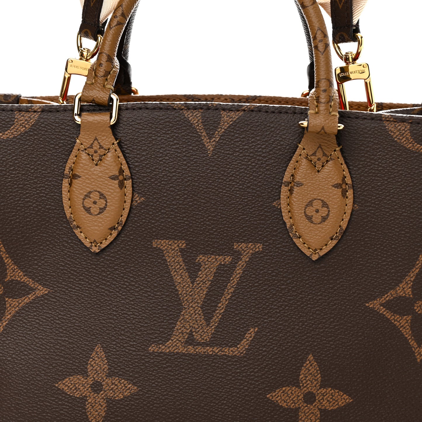 Reverse Monogram Giant Onthego PM