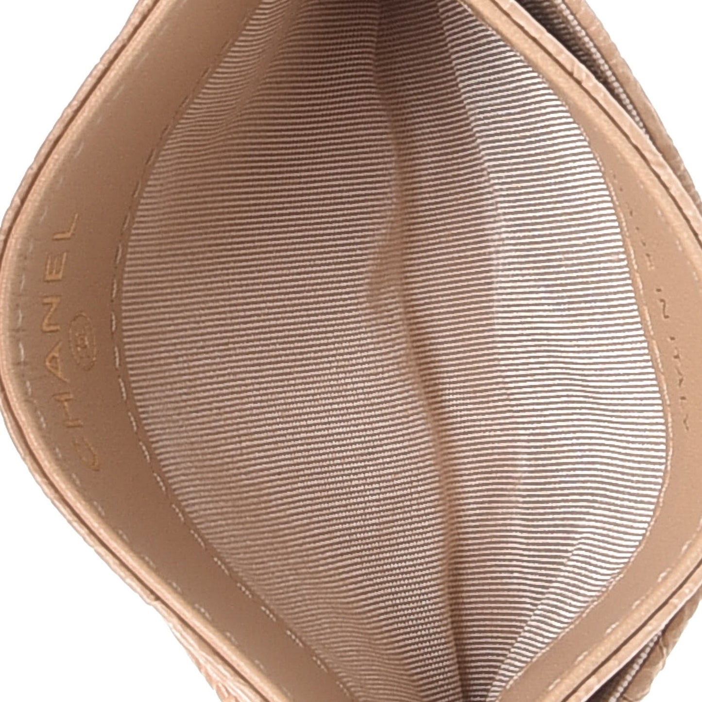 Camellia Calfskin Embossed Quilted Card Holder Beige