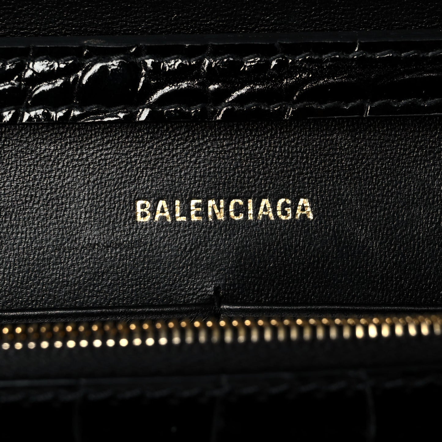 Shiny Calfskin Crocodile Embossed Hourglass Chain Bag Black