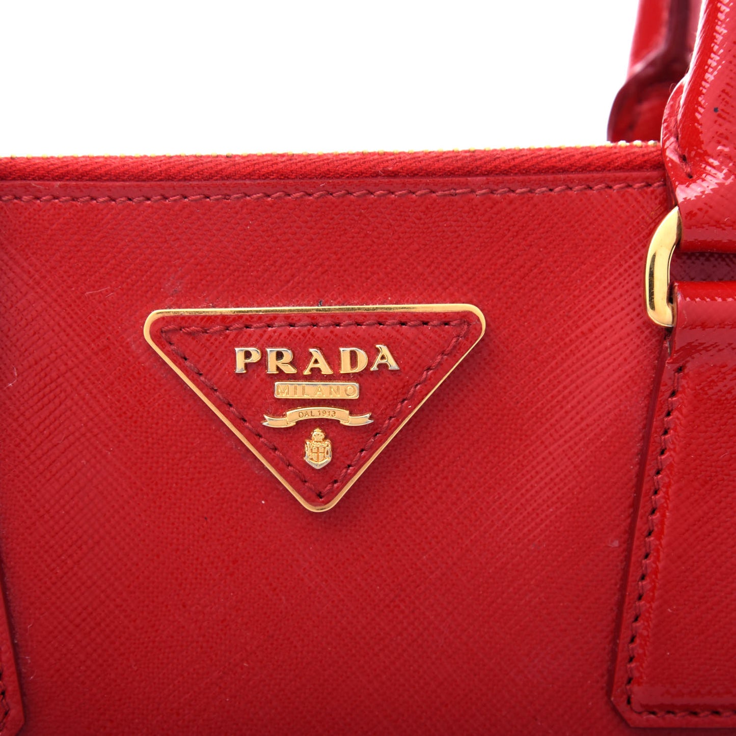 Saffiano Vernice Small Galleria Double Zip Rosso