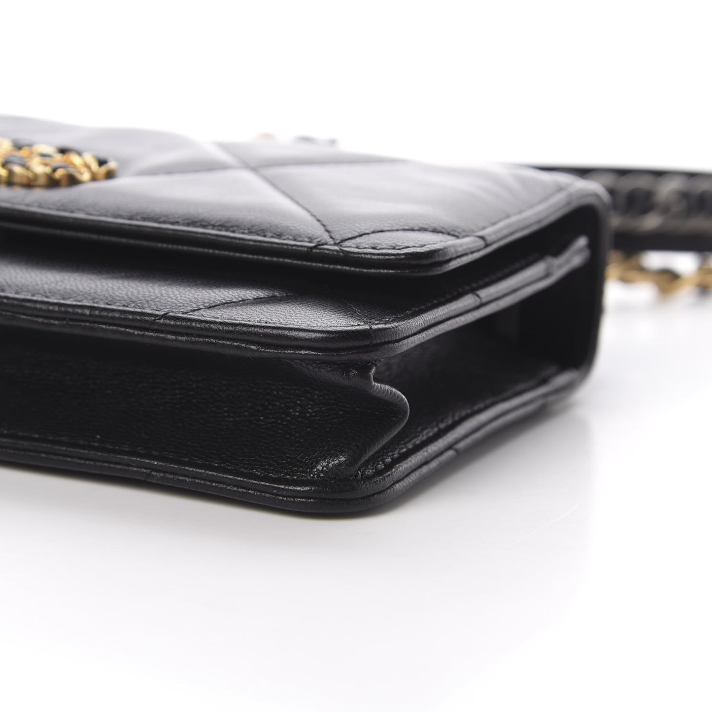 Shiny Goatskin Quilted 19 Wallet On Chain WOC Black