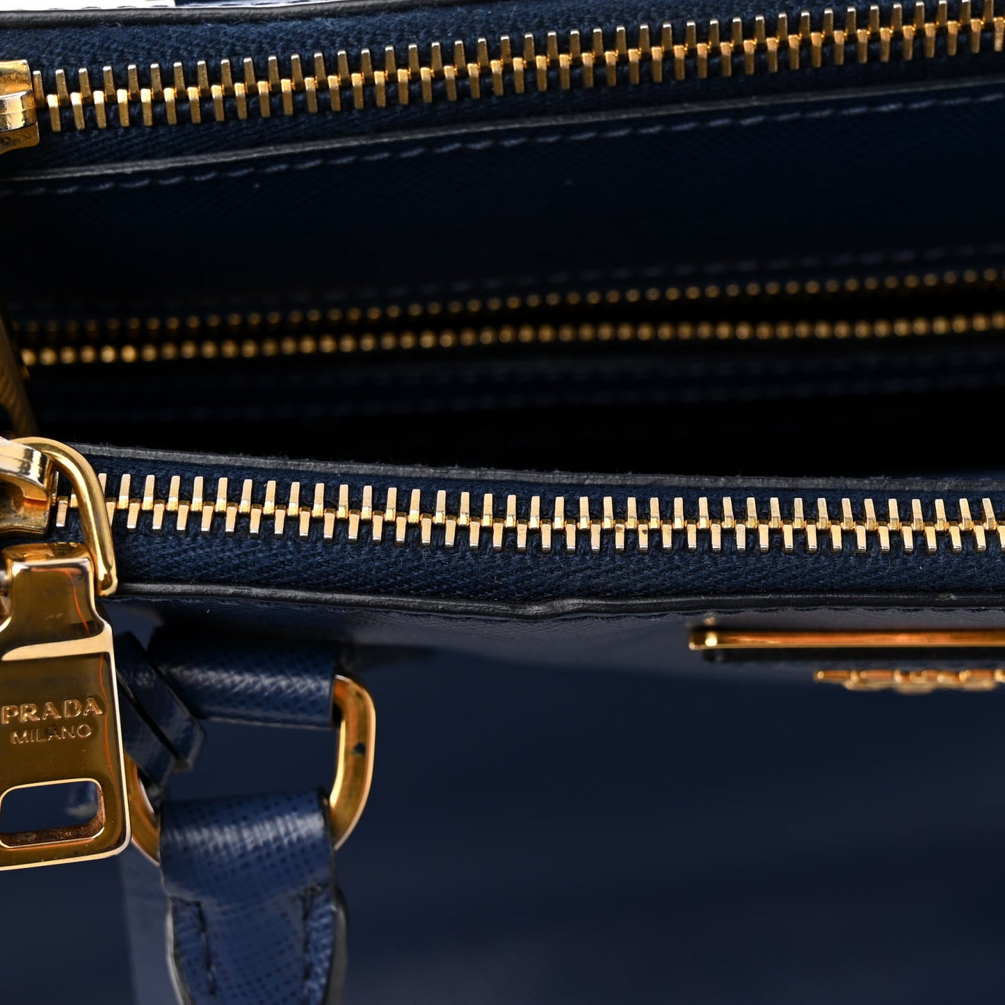 Saffiano Lux Large Galleria Double Zip Tote Bluette