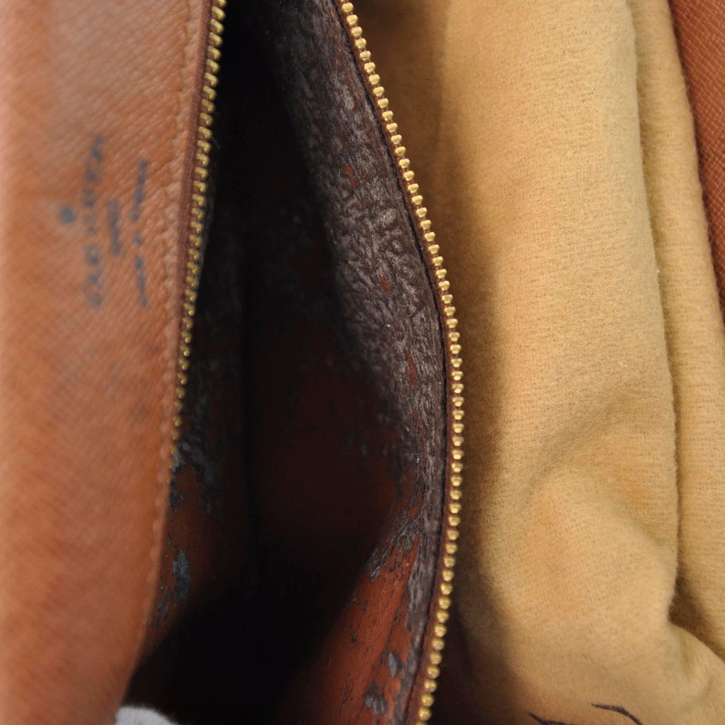 Monogram Monceau 28