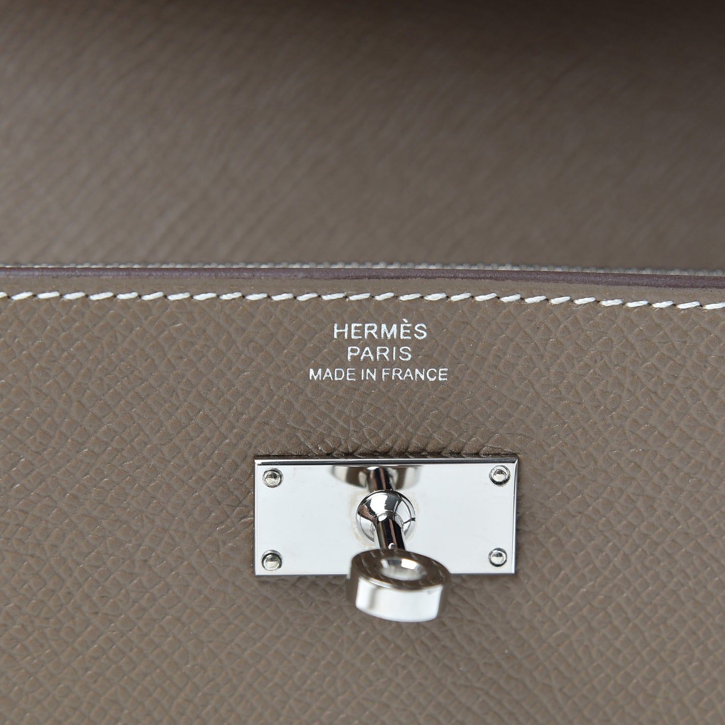 Epsom Kelly Longue Wallet Etoupe