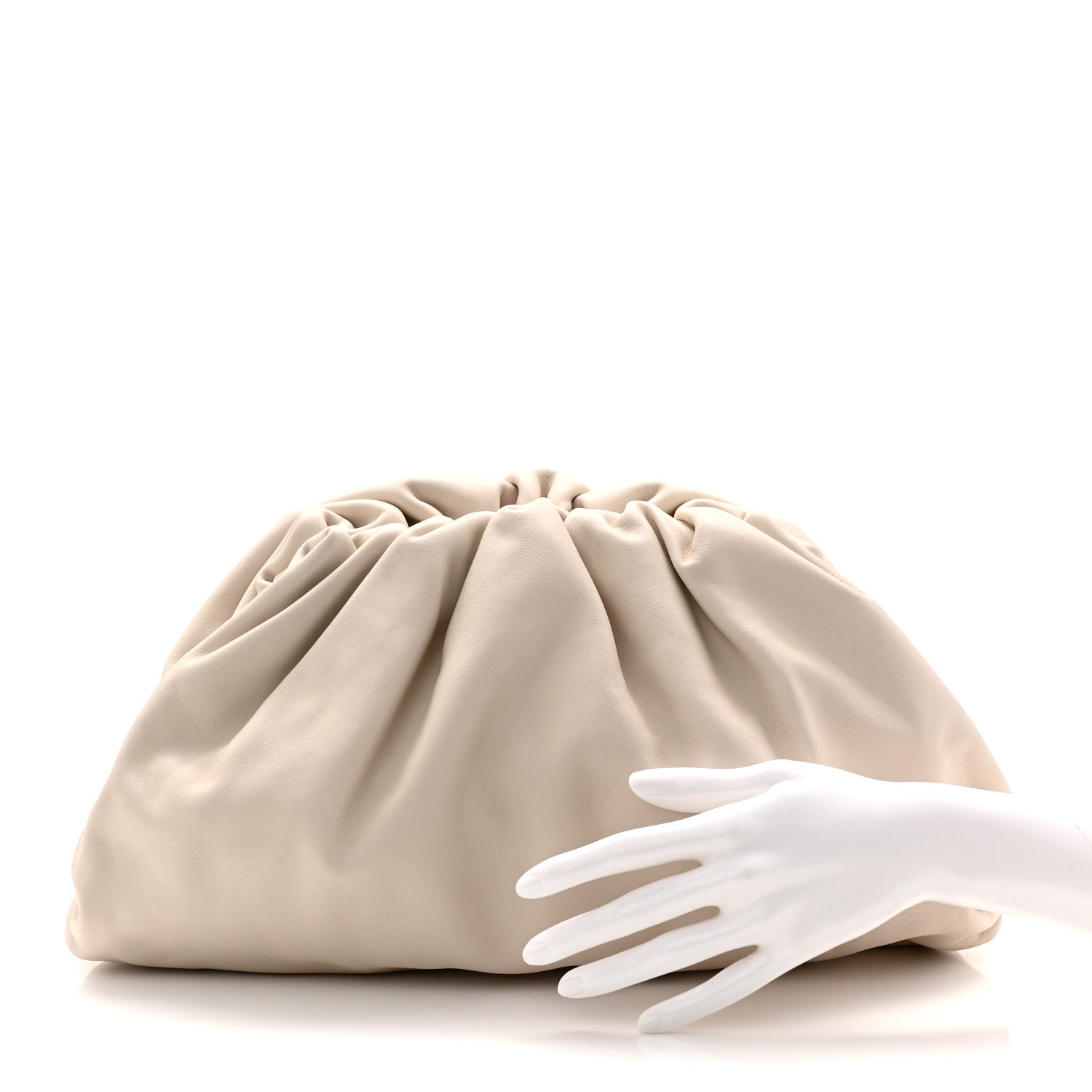 Bottega Veneta Smooth Butter Calf The Pouch Oversized Clutch Plaster 2 of 10