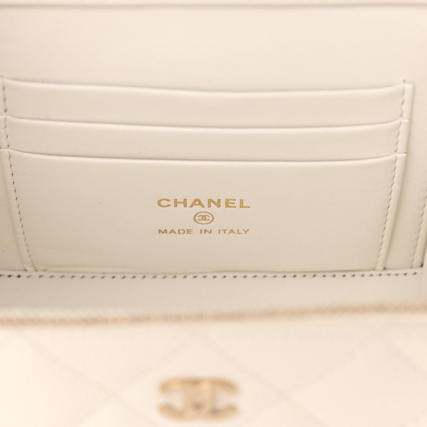 Caviar Quilted Small Vanity Case With Chain White